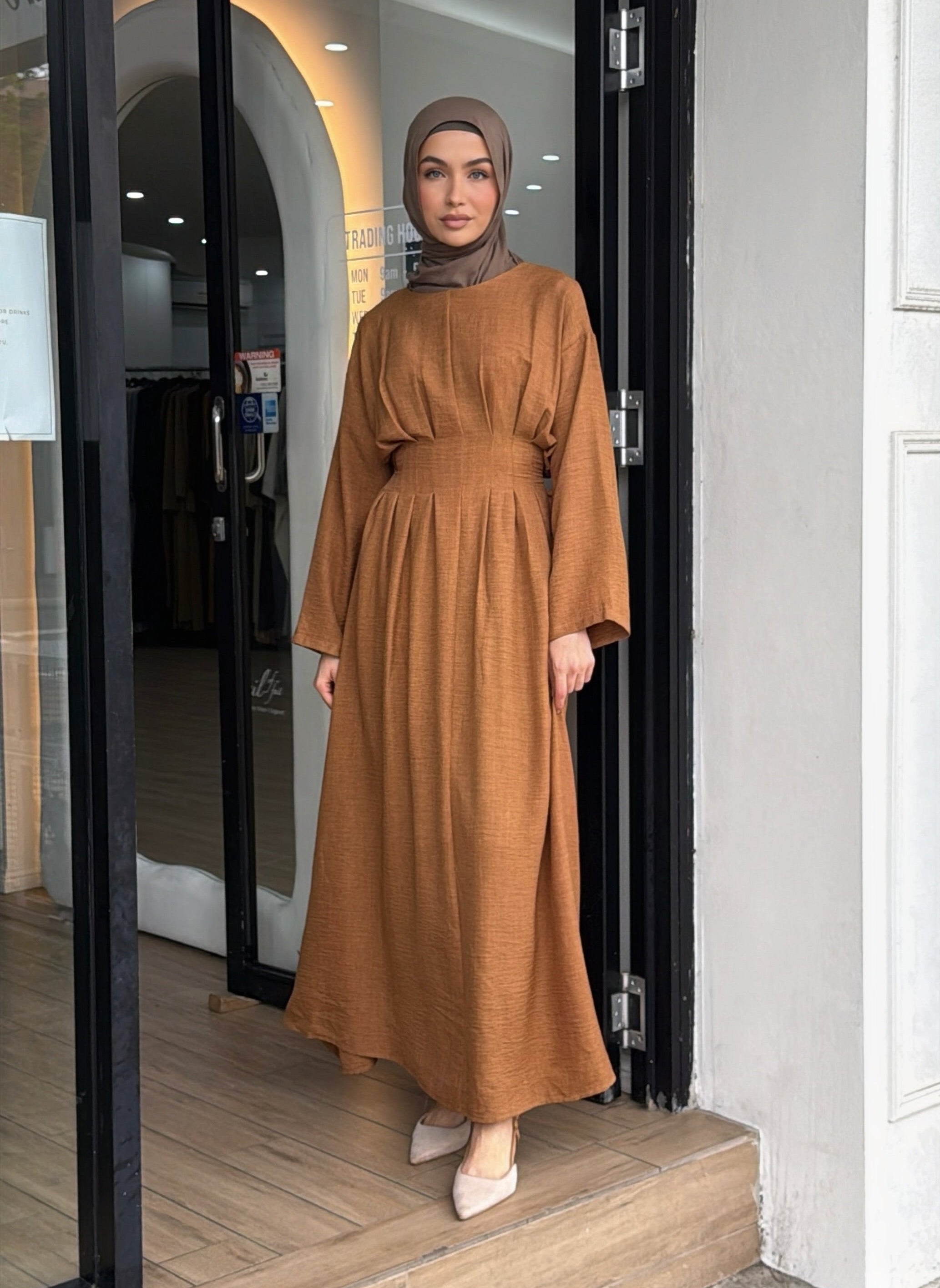 SAFA PLEATED DRESS -BRICK