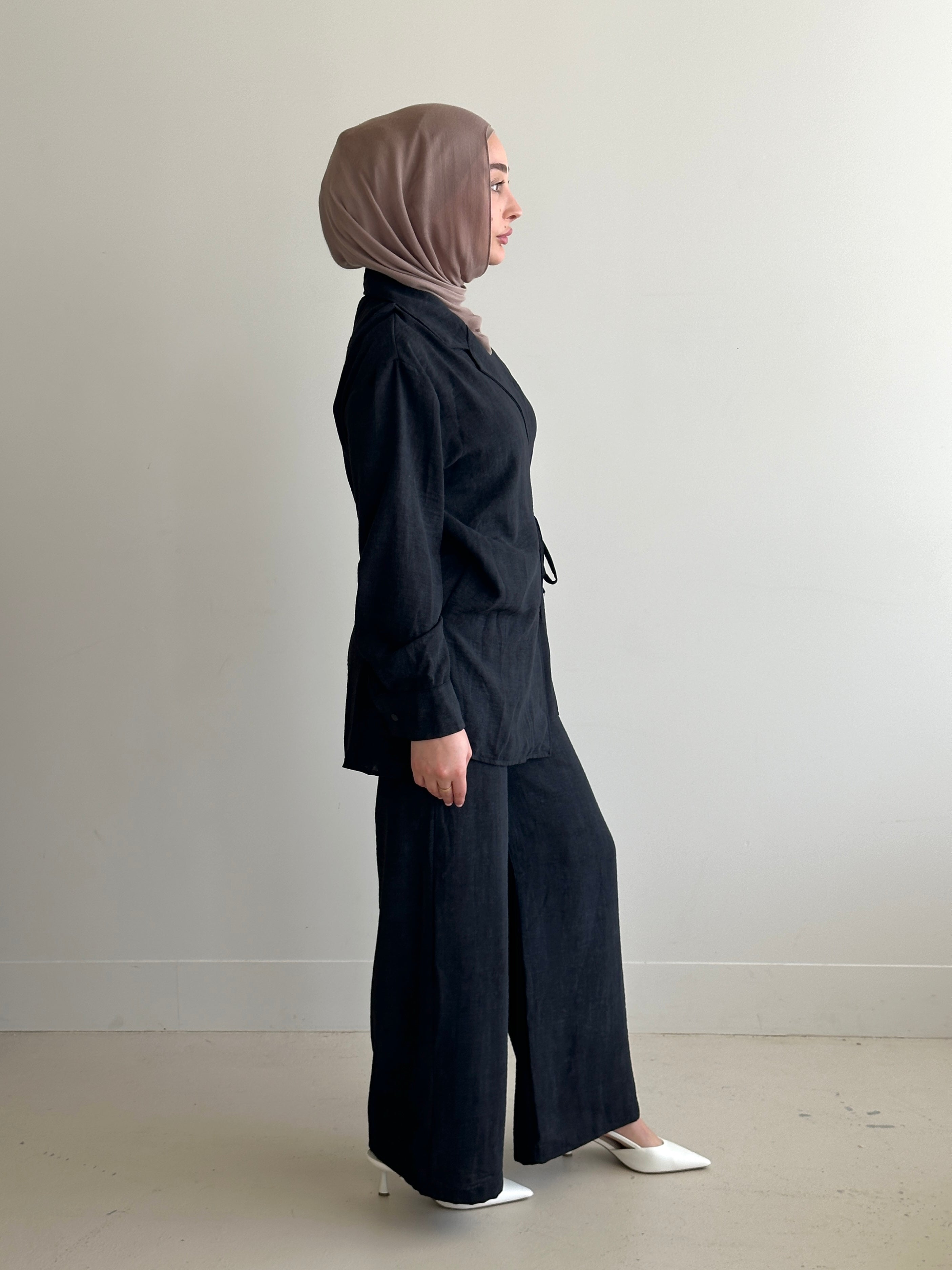 women's two piece co-ord set, includes wrap long sleeve top and full length pant. Lightweight and versatile, modest for hijab modest girls. semi-formal and classy to wear for brunch, gatherings, meetings, dinner date.