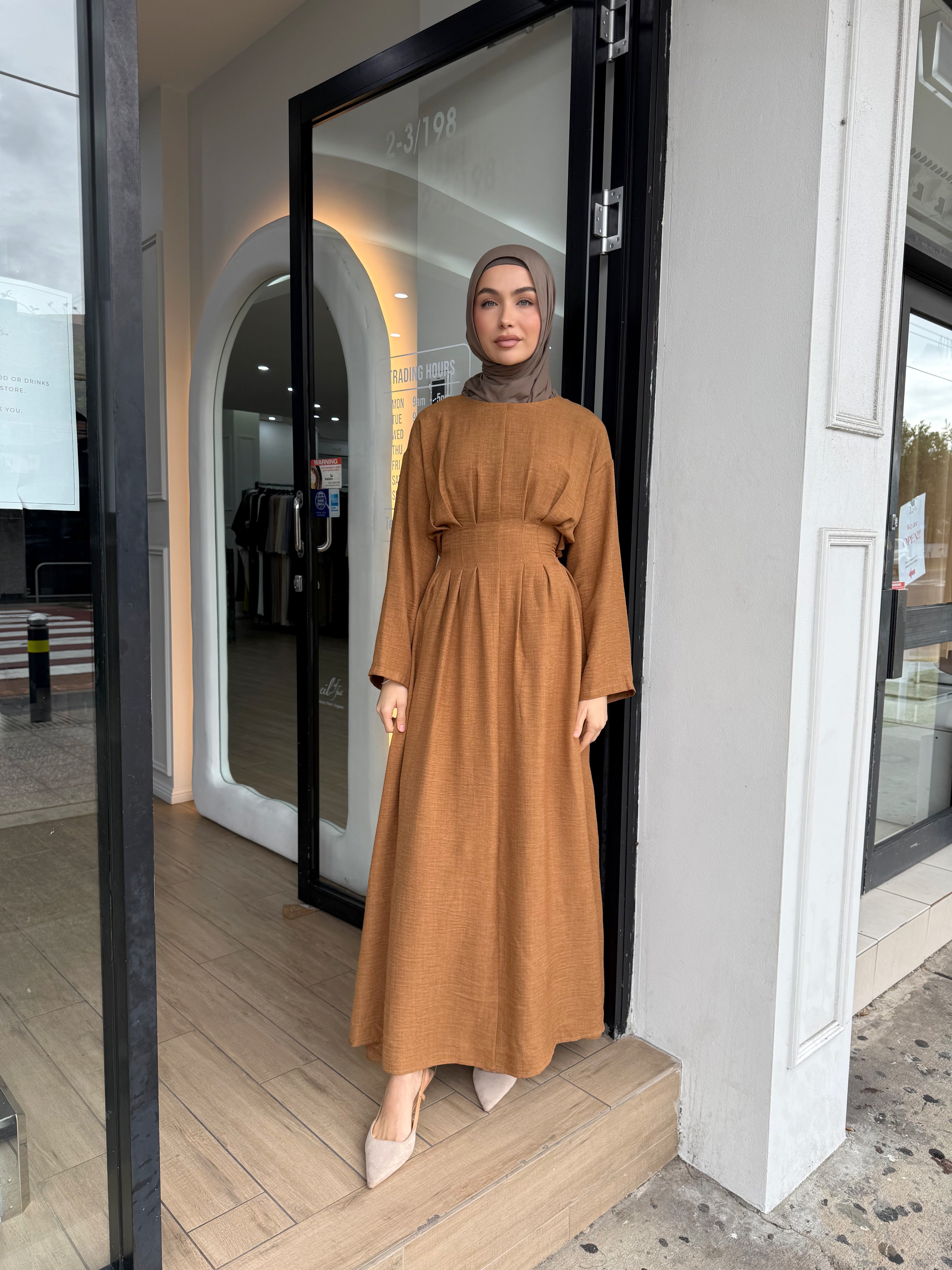 SAFA PLEATED DRESS -BRICK
