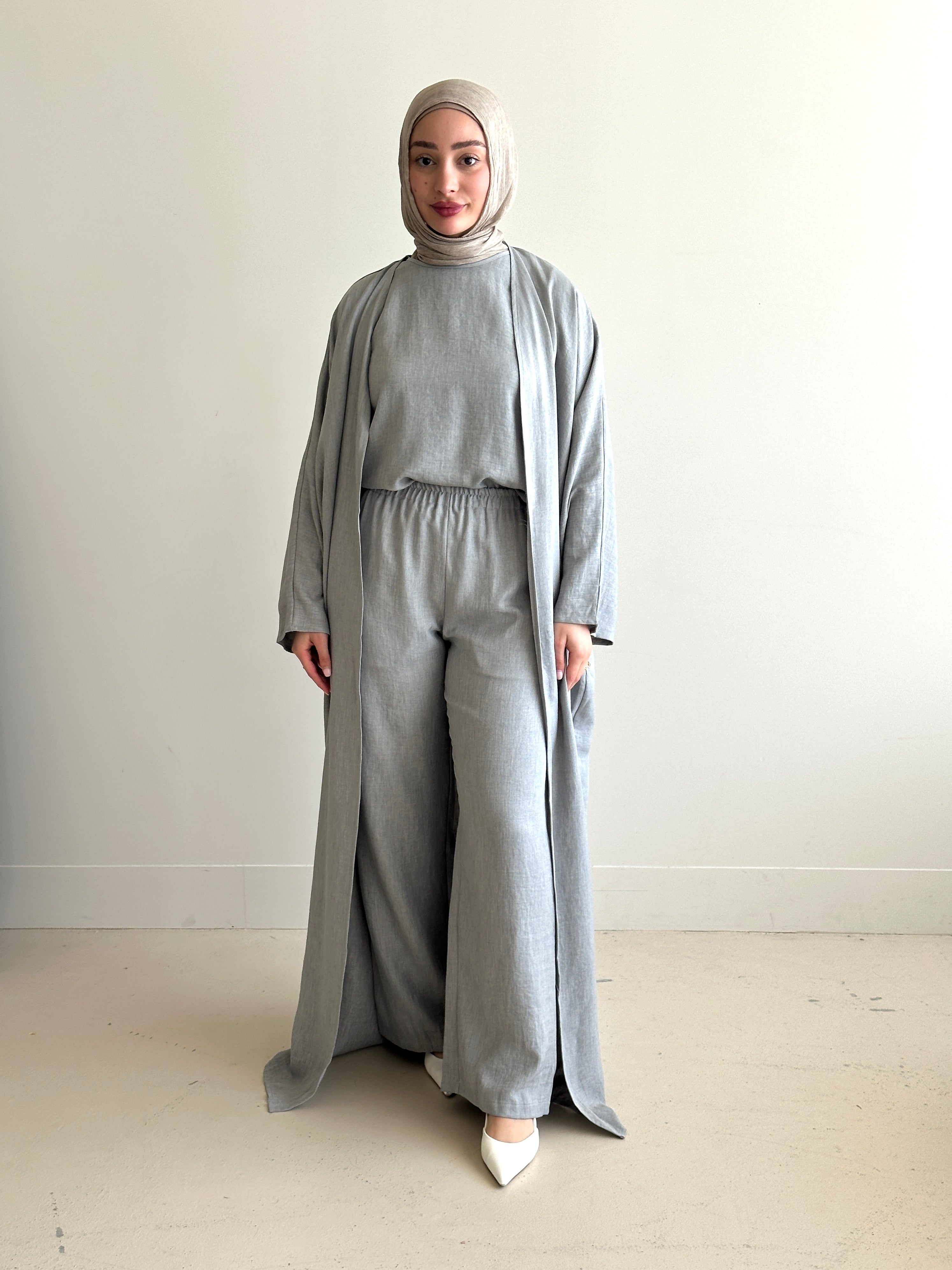 women's 3 piece set. includes loose pant with sleeveless top and full length kimono. available in 4 colours. set is lightweight, loose, comfortable, versatile, modest with full coverage and is for hijabi muslim women. Beautiful to wear dressed down or up- brunch, picnic, gatherings, dinners, engagement, day/night event and graduations.