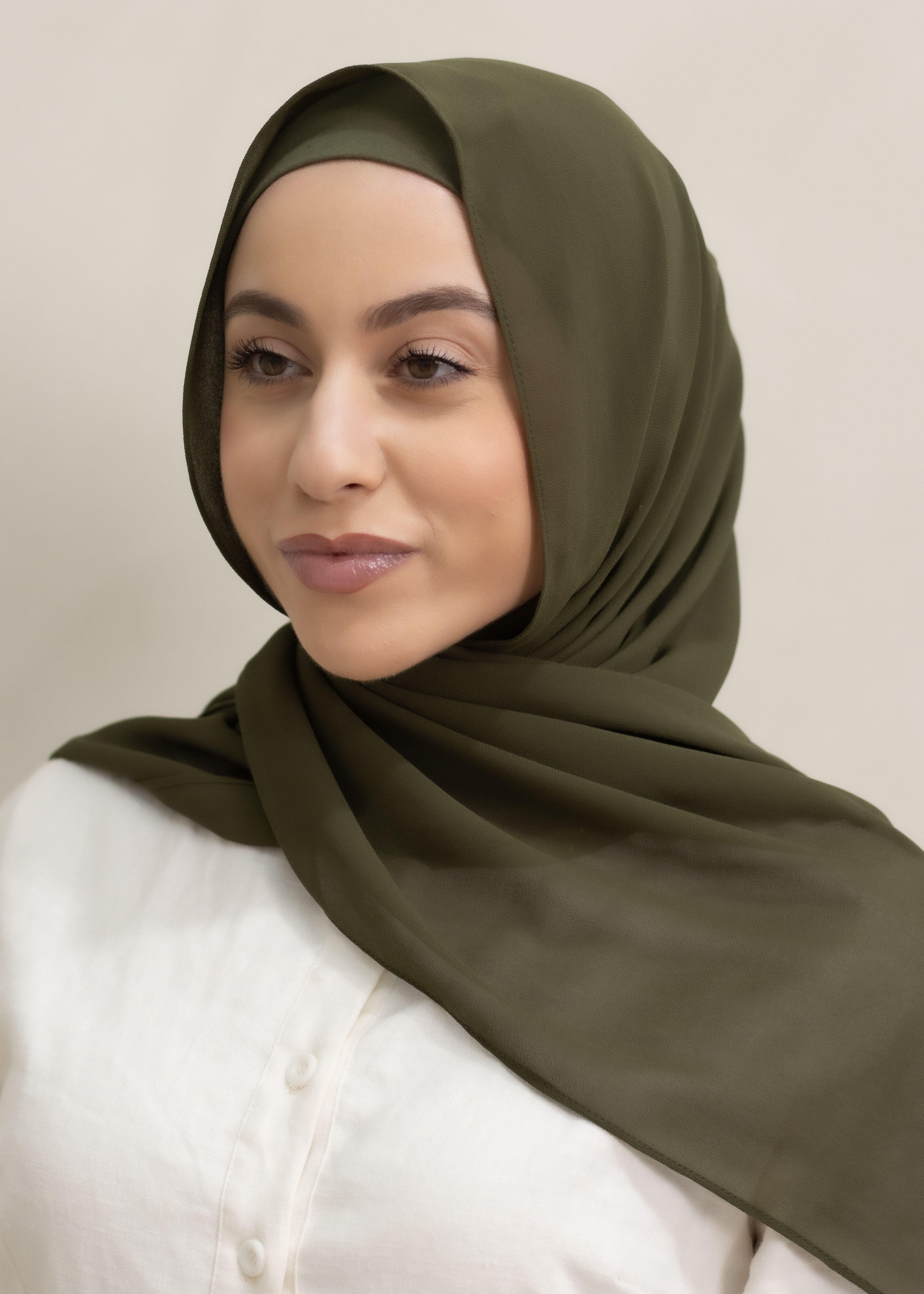 They offer the elegance of chiffon whilst being slightly opaquer, has a non-slip finish, still giving you that flowy look. Perfect or everyday wear or occasions, these hijabs drape beautifully and are comfortable.
