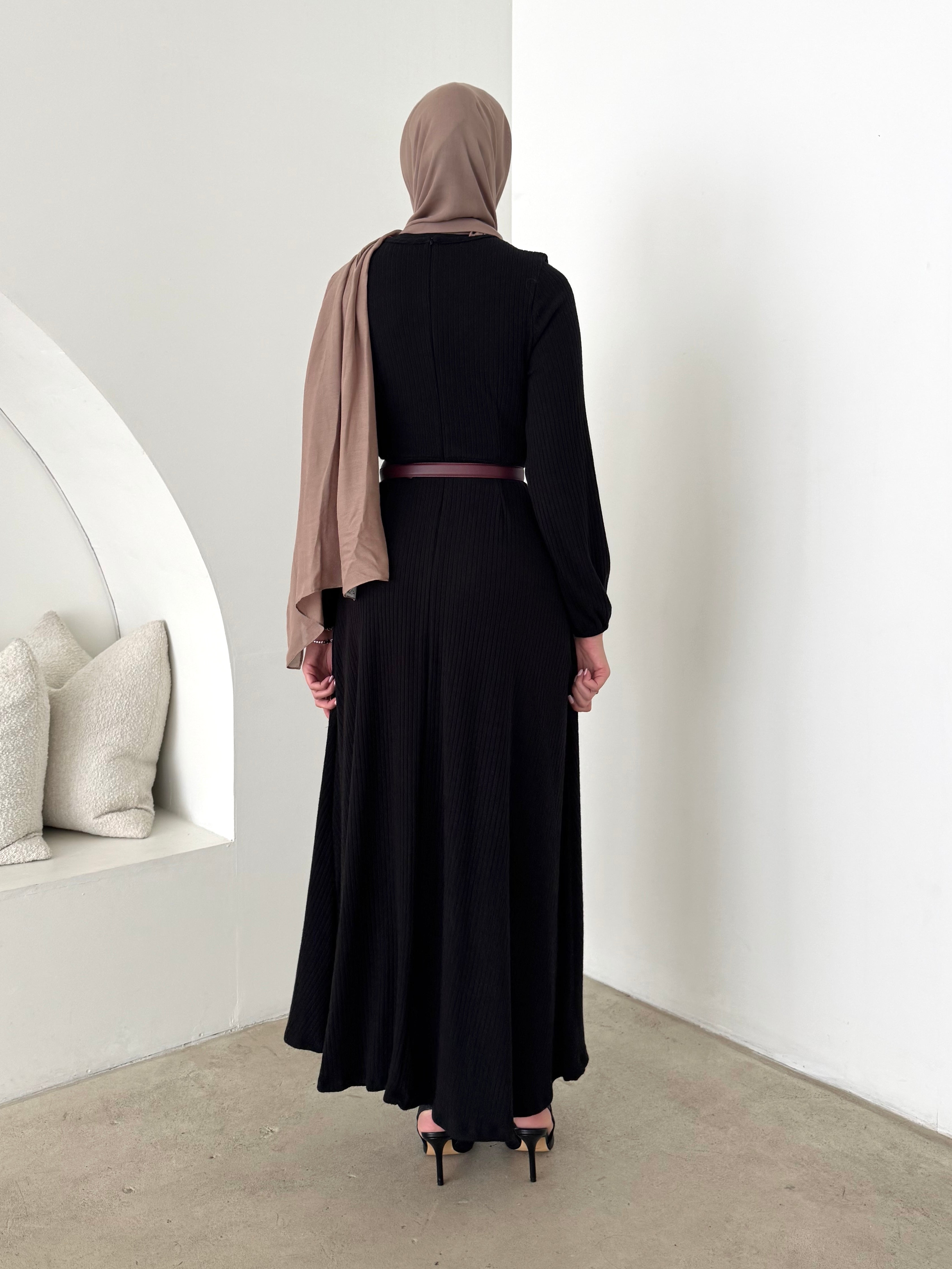 Day to Night A line maxi dress round neck long sleeves elastic cuffs rib knit