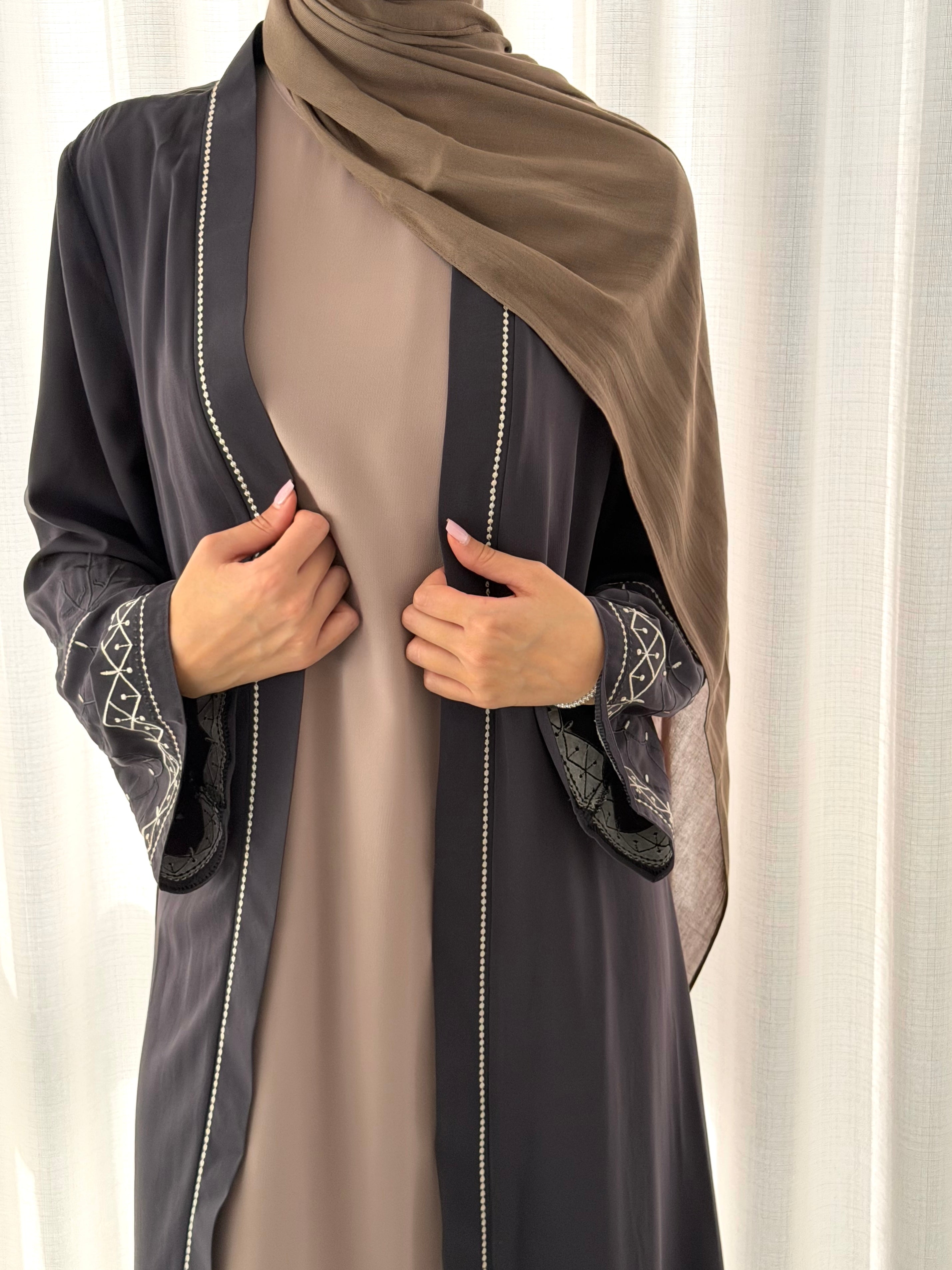 SAFINA OPEN ABAYA- GREY