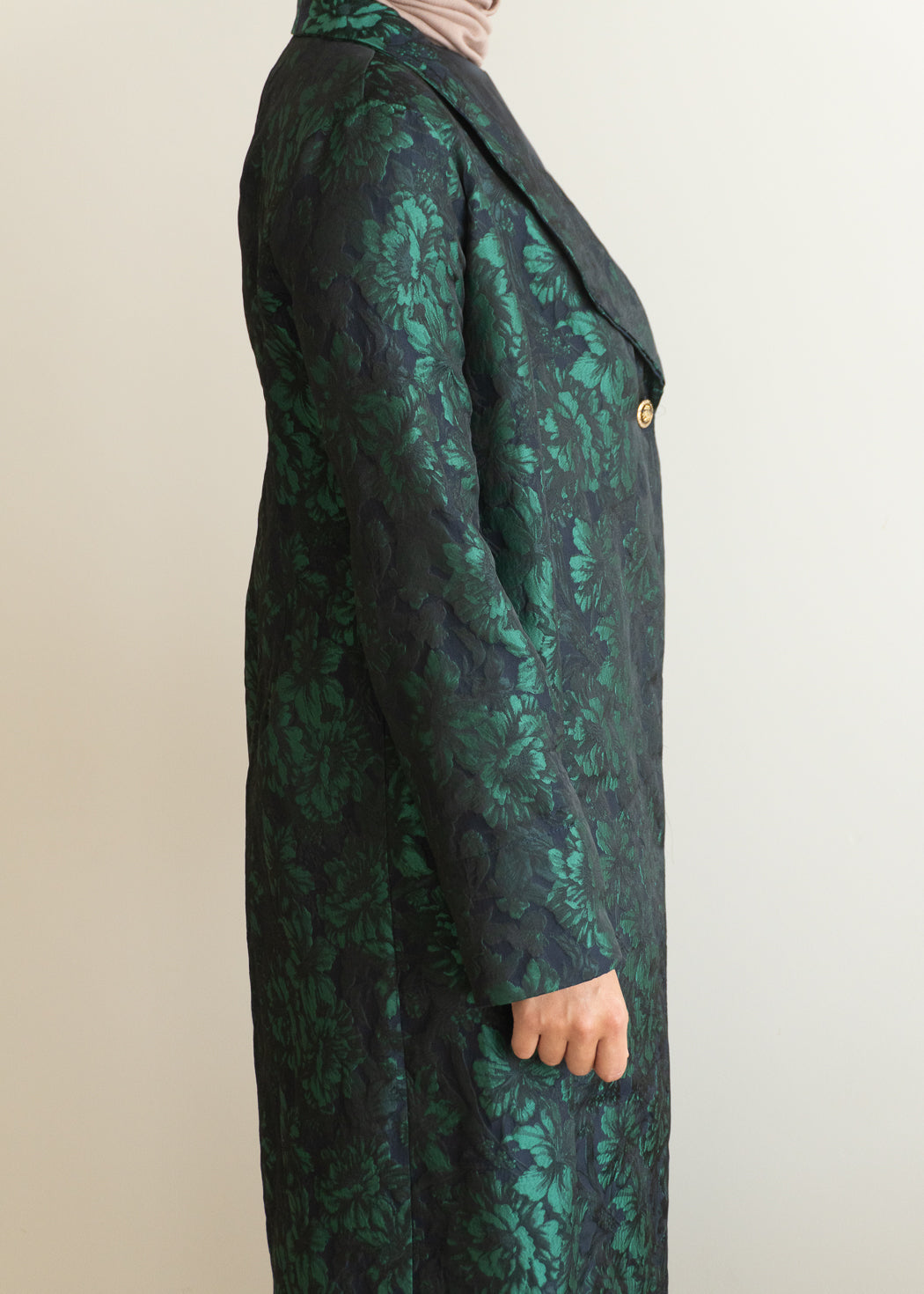 Expertly designed, the EDEN JACQUARD COAT SET exudes bold elegance with its thick brocade coat and fully lined dress underlay.