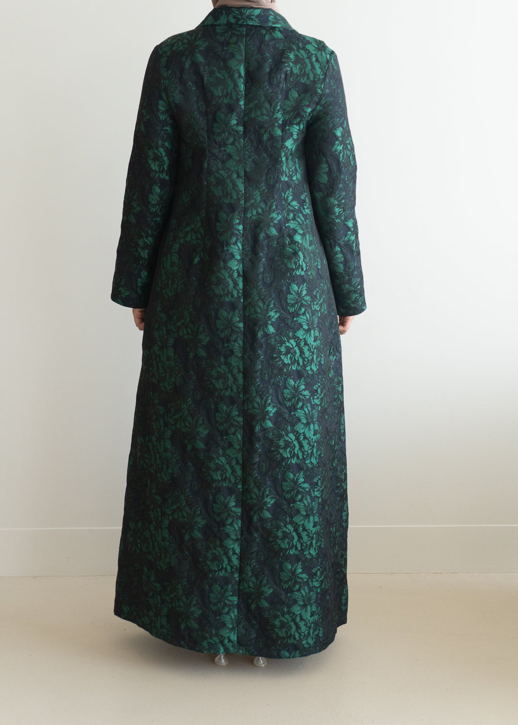 Expertly designed, the EDEN JACQUARD COAT SET exudes bold elegance with its thick brocade coat and fully lined dress underlay.