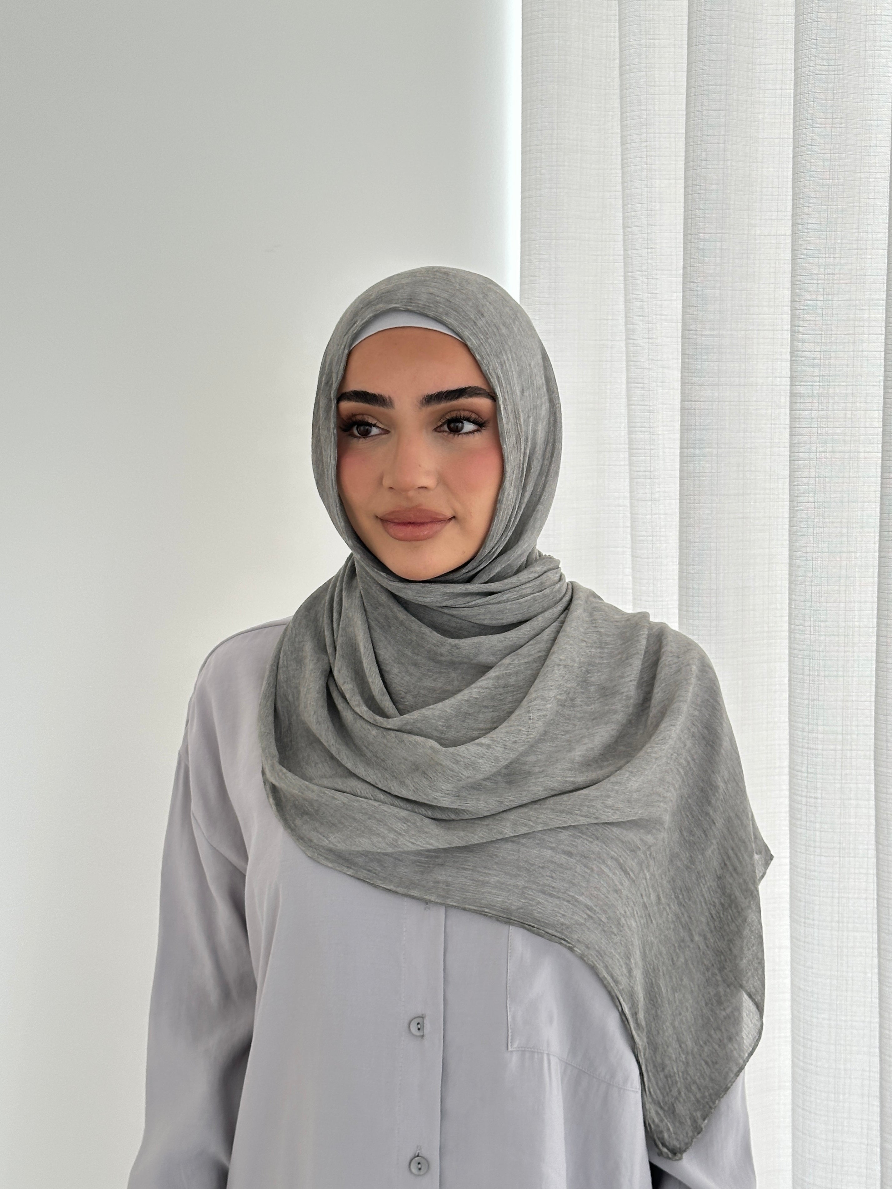 TEXTURED HIJAB- LIGHT GREY