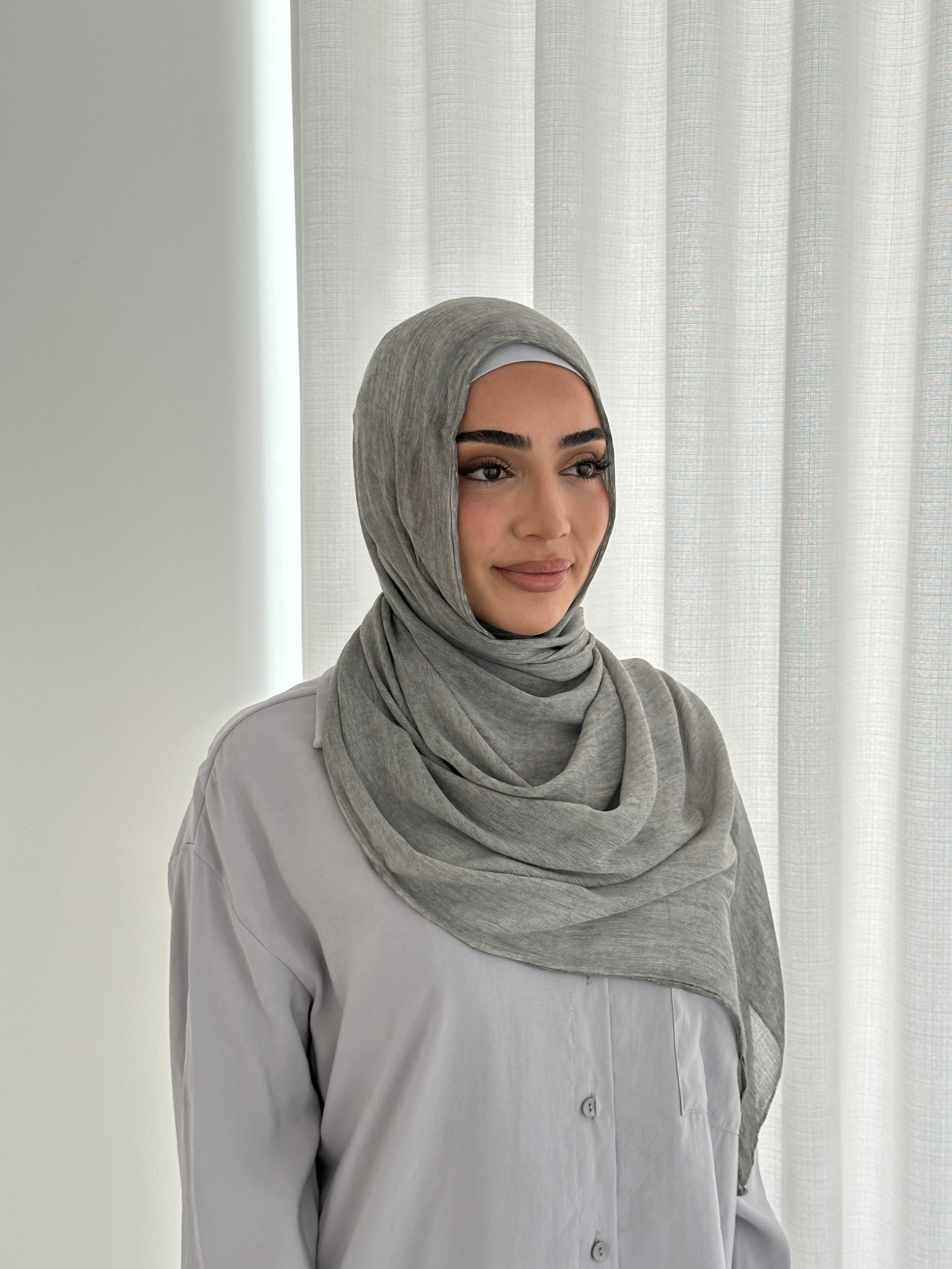 TEXTURED HIJAB- LIGHT GREY
