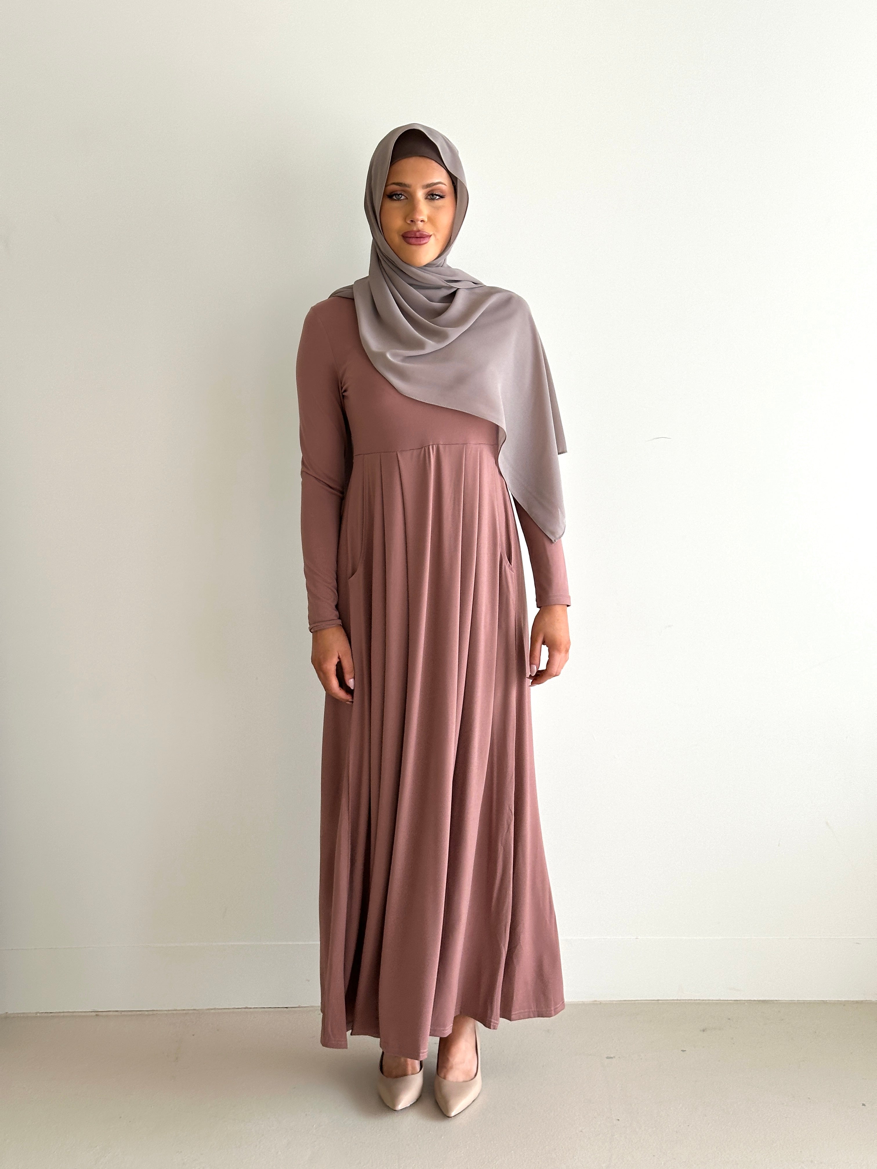 women's maxi jersey dress, versatile and lightweight for spring/summer with pockets, modest dress for hijabi