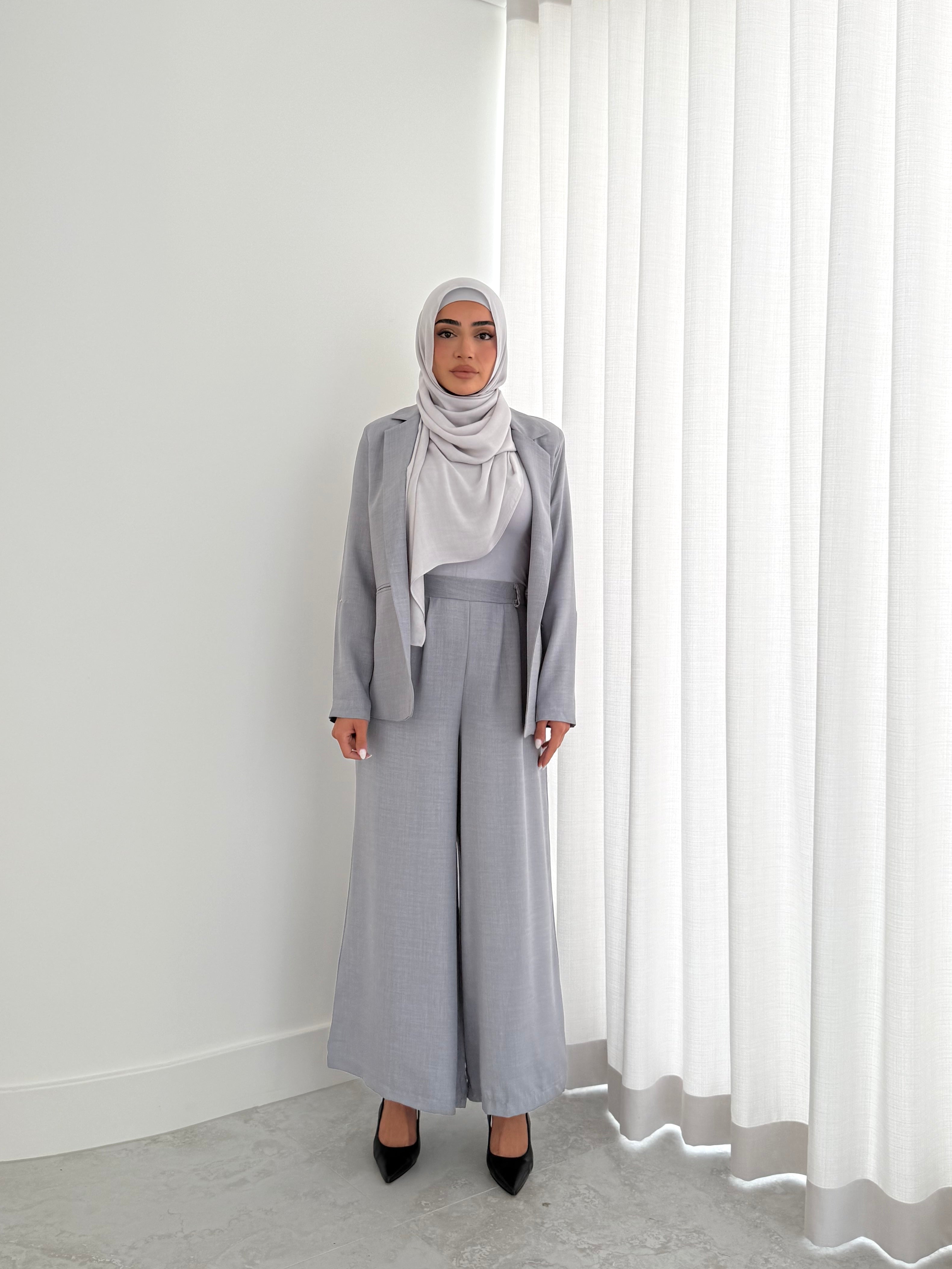women's relaxed tailored set for smart casual outings or for cooperate work. soft fabric suitable for spring summer. modest tailored jacket with wide flare pant for modest coverage and hijabi firendly.
