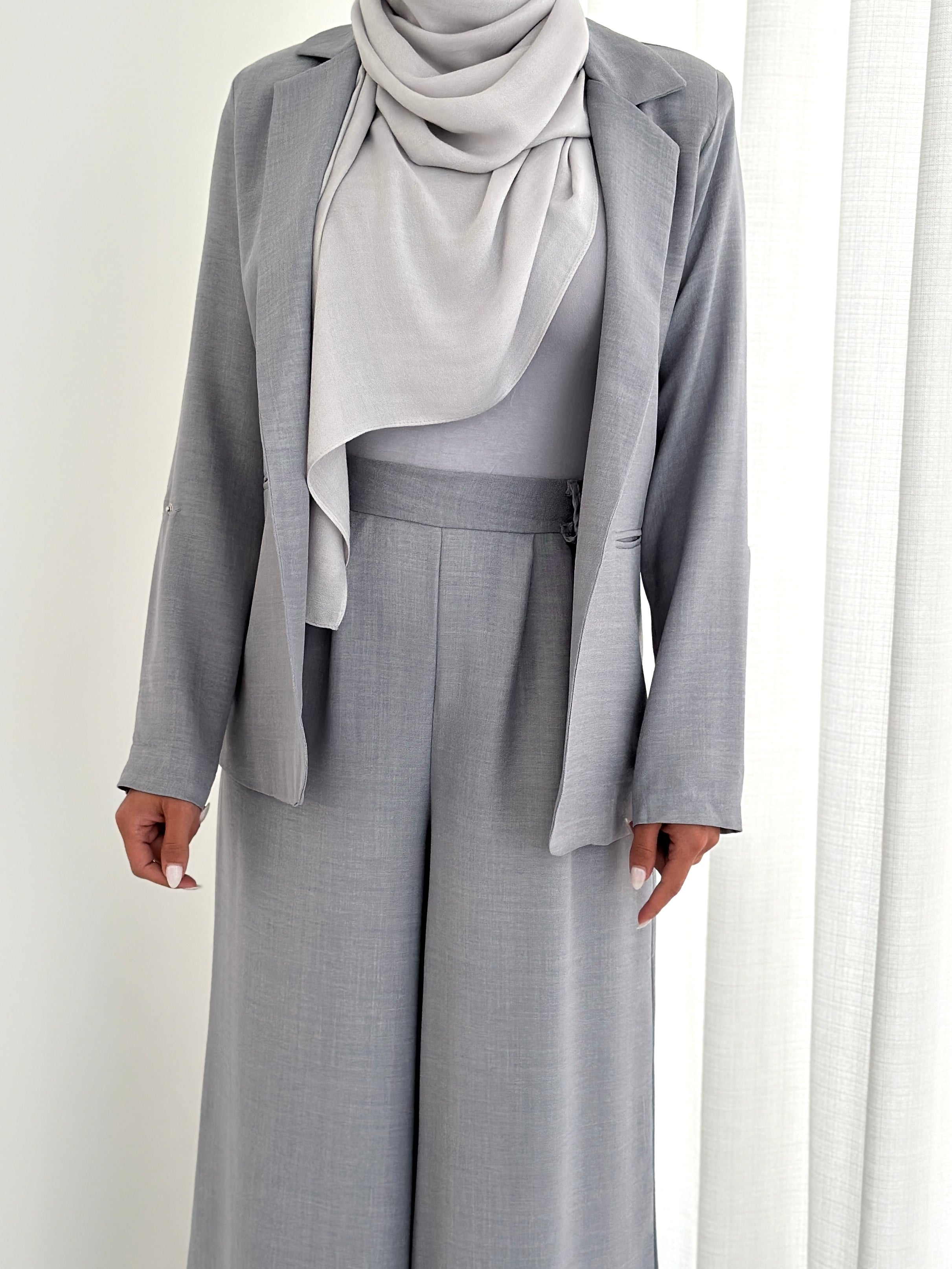 women's relaxed tailored set for smart casual outings or for cooperate work. soft fabric suitable for spring summer. modest tailored jacket with wide flare pant for modest coverage and hijabi firendly.