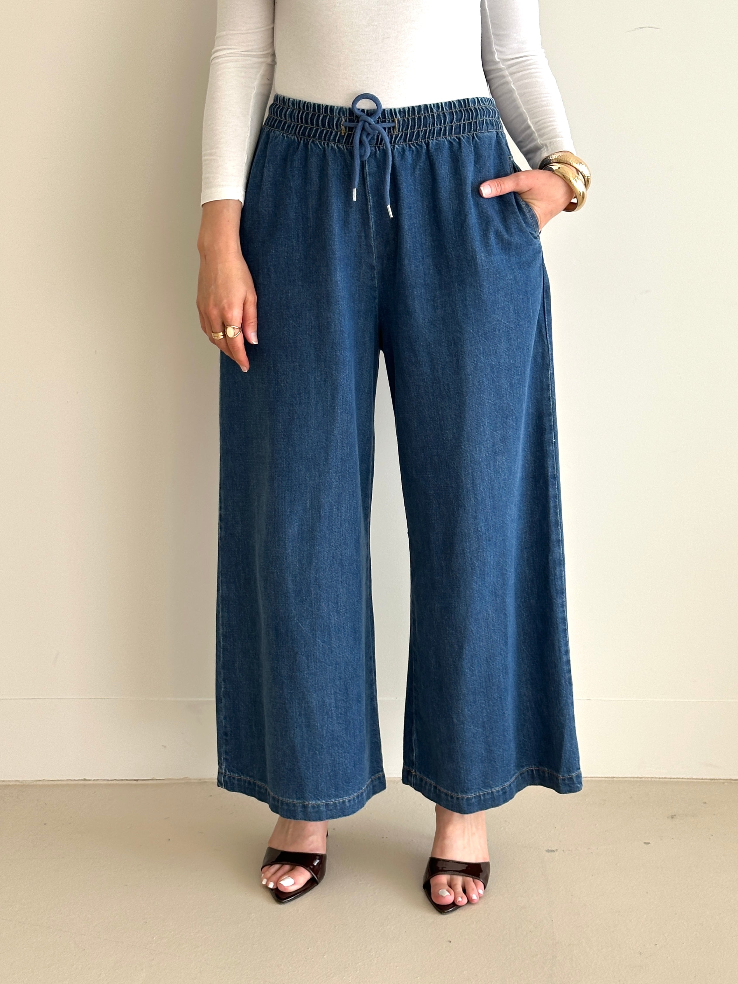 women's wide leg denim pants with elastic waist and functional pockets