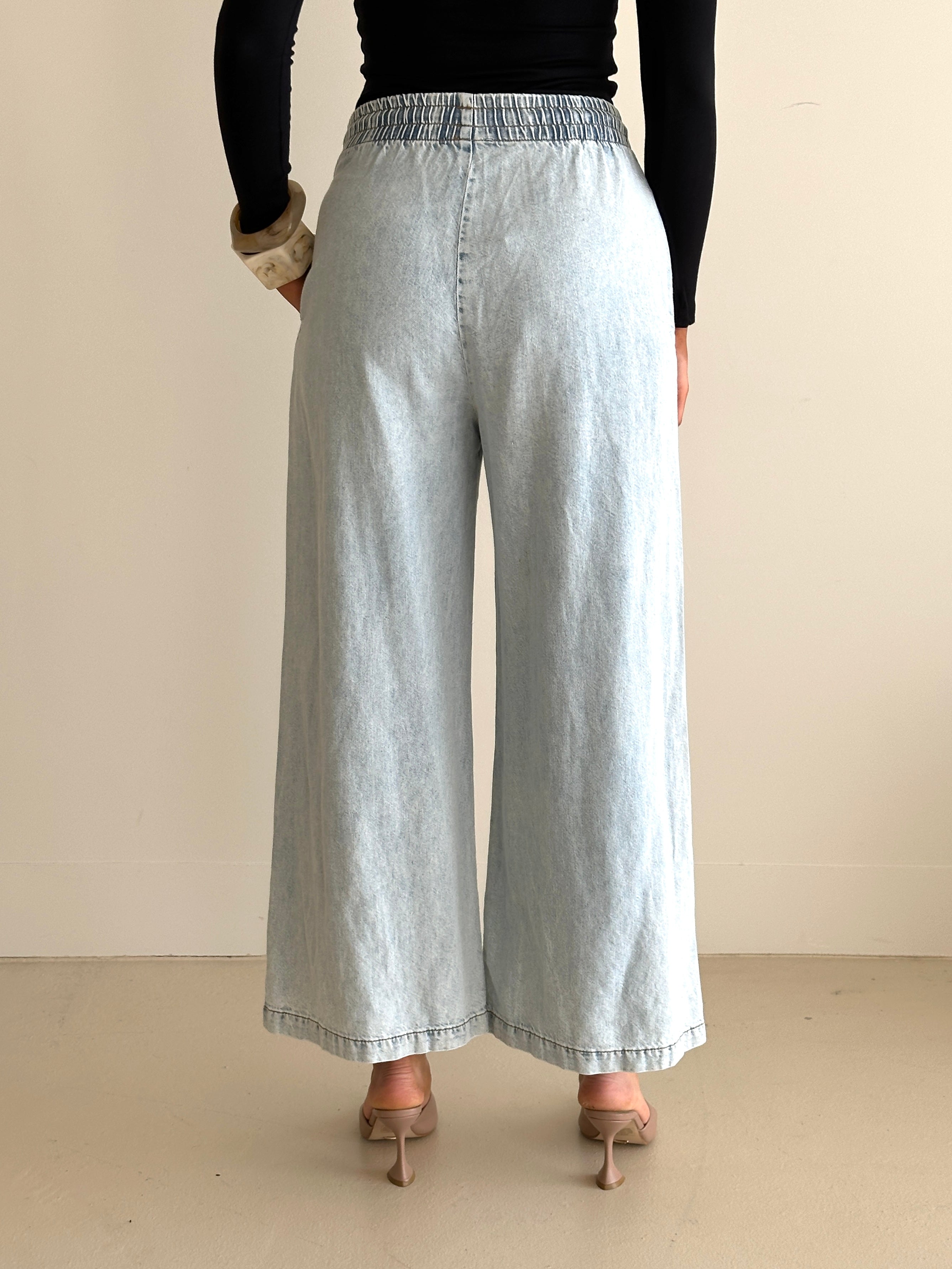 women's wide leg denim pants with elastic waist and functional pockets