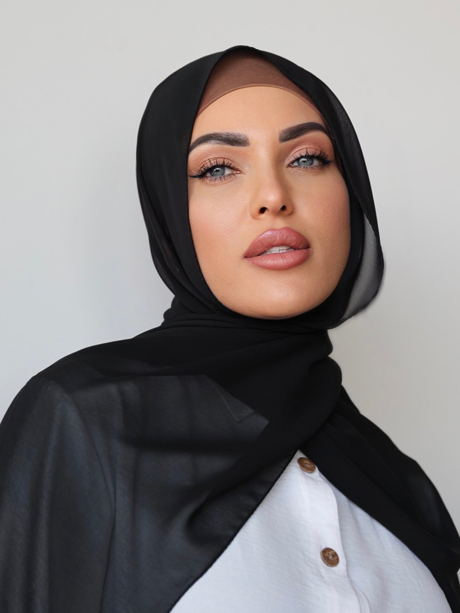 Lightweight chiffon hijab with rolled stitch edges 190cm x 63cm breathable polyester