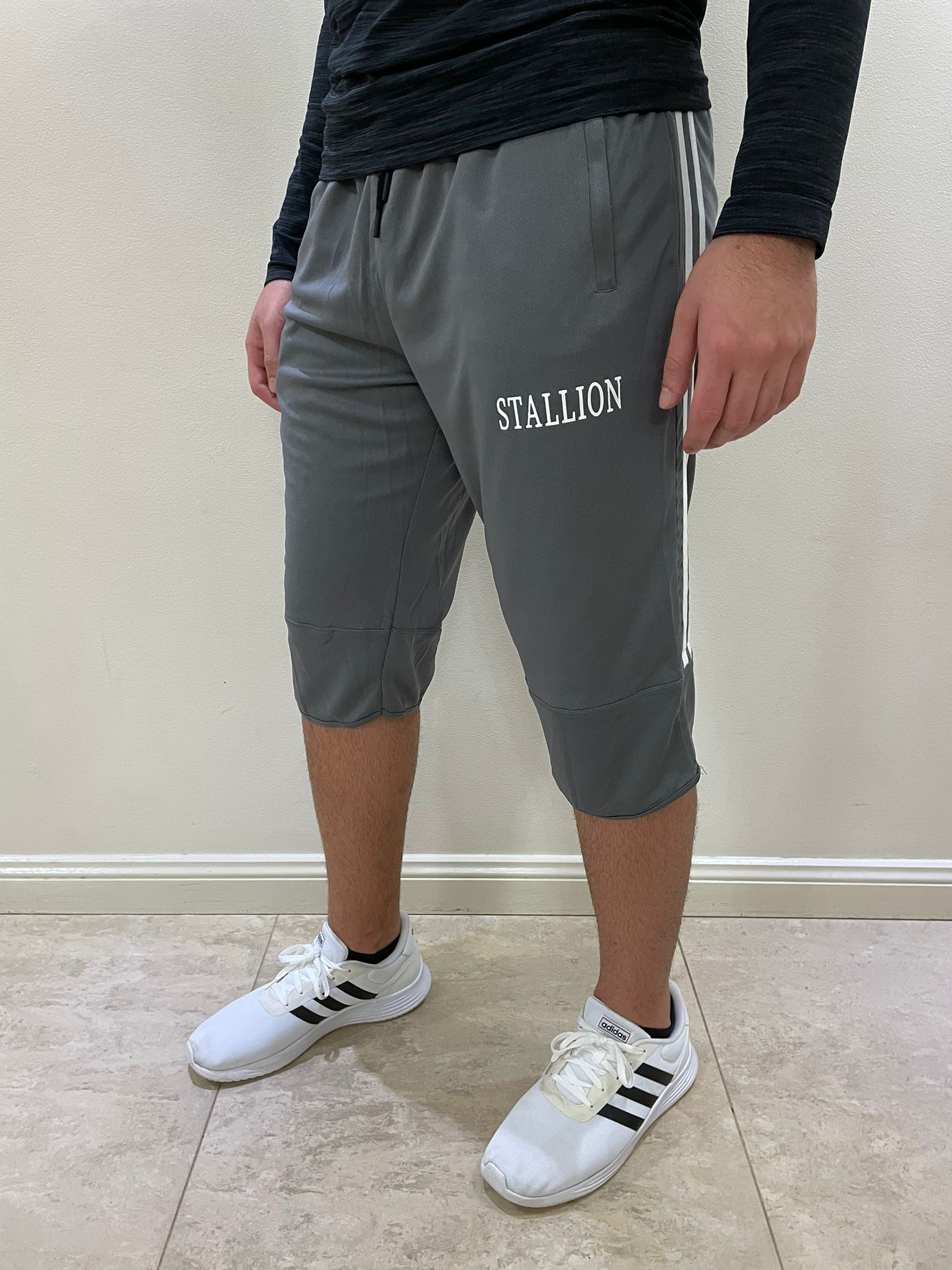 STALLION THREE QUARTER SHORTS