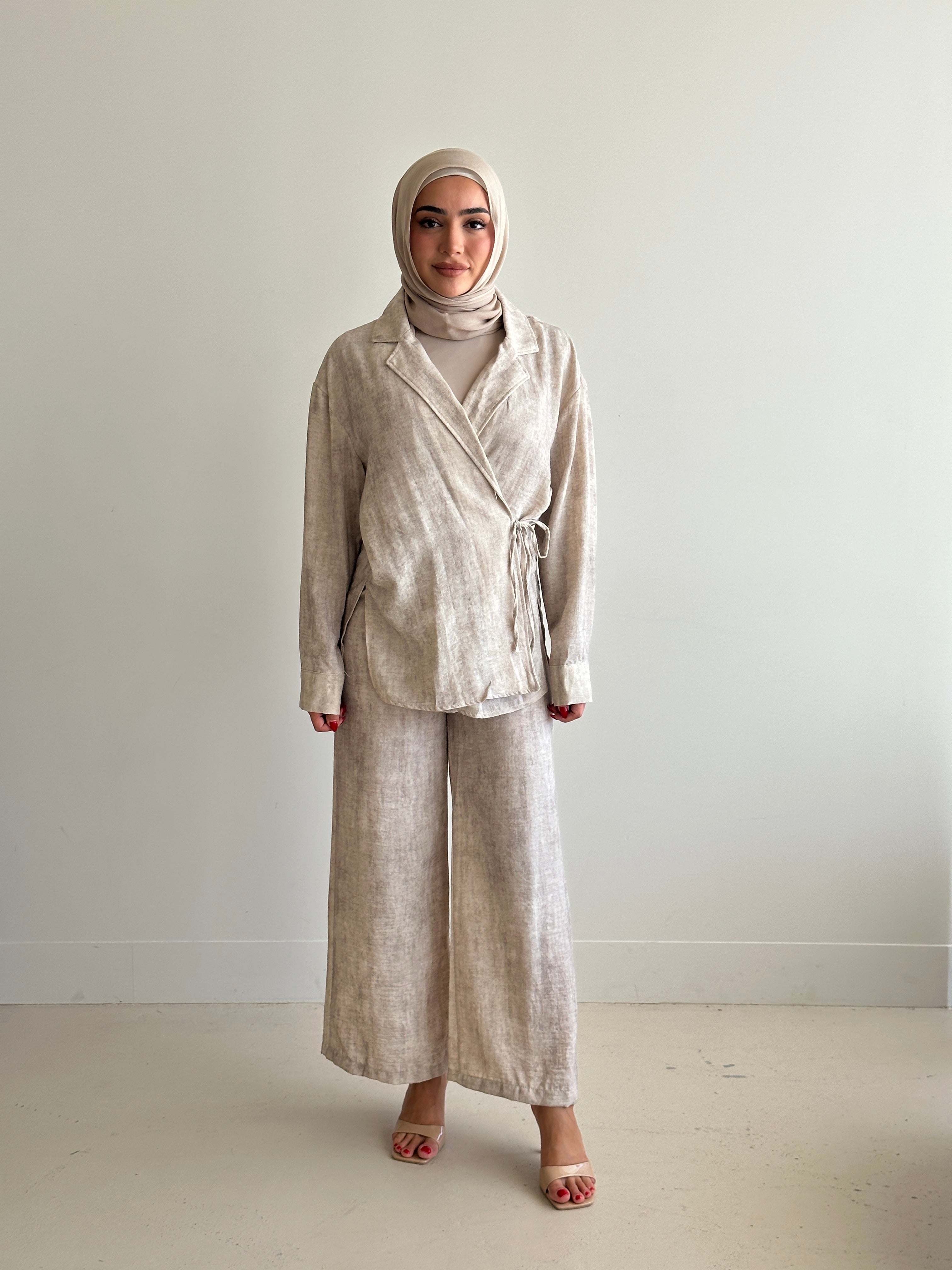 women's two piece co-ord set, includes wrap long sleeve top and full length pant. Lightweight and versatile, modest for hijab modest girls. semi-formal and classy to wear for brunch, gatherings, meetings, dinner date. 