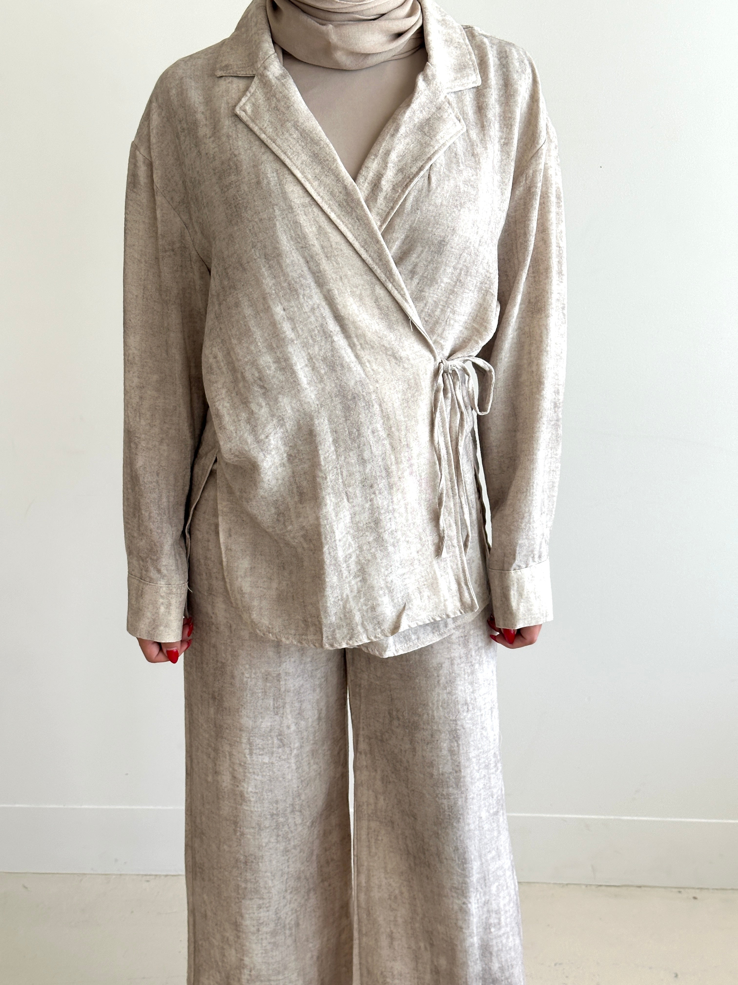 women's two piece co-ord set, includes wrap long sleeve top and full length pant. Lightweight and versatile, modest for hijab modest girls. semi-formal and classy to wear for brunch, gatherings, meetings, dinner date. 