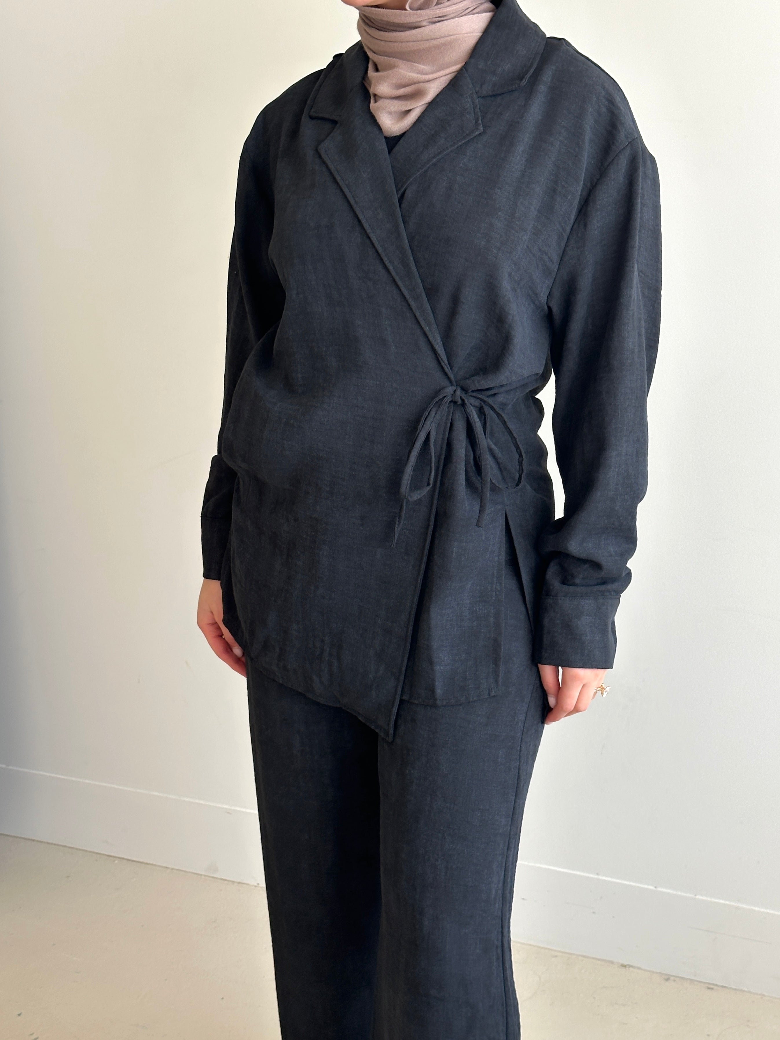 women's two piece co-ord set, includes wrap long sleeve top and full length pant. Lightweight and versatile, modest for hijab modest girls. semi-formal and classy to wear for brunch, gatherings, meetings, dinner date. 