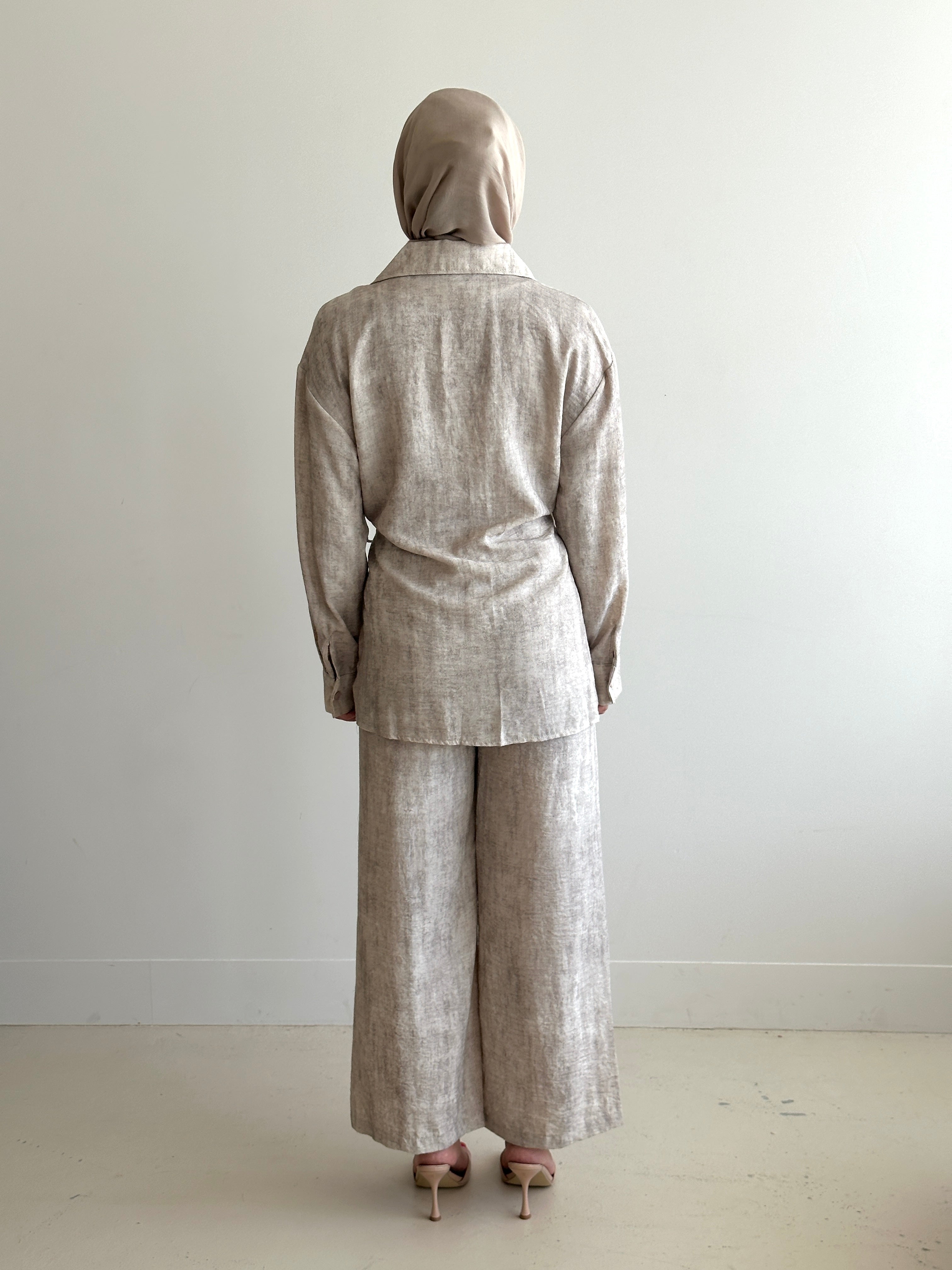 women's two piece co-ord set, includes wrap long sleeve top and full length pant. Lightweight and versatile, modest for hijab modest girls. semi-formal and classy to wear for brunch, gatherings, meetings, dinner date. 