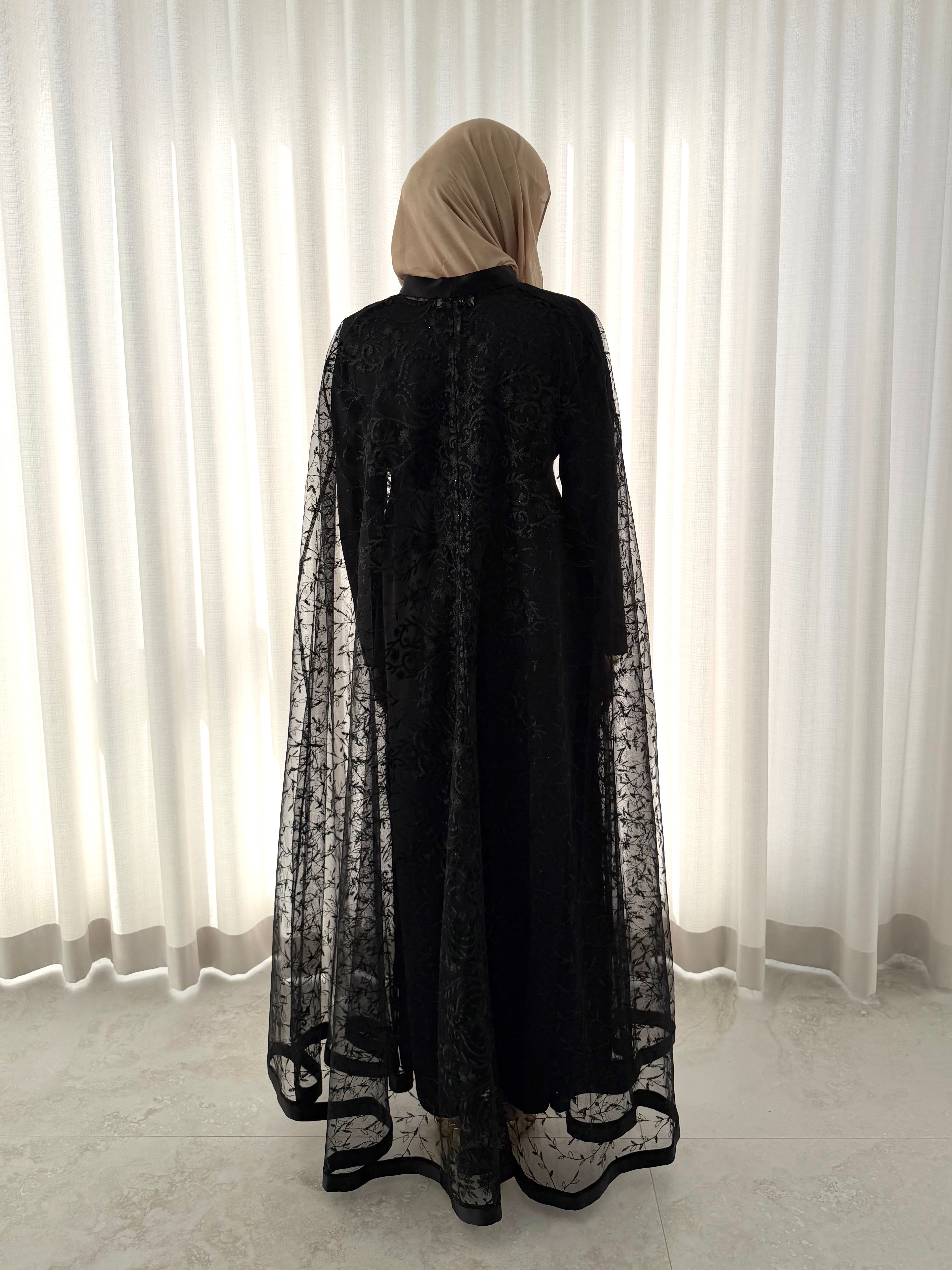 ZARINA CAPE SET