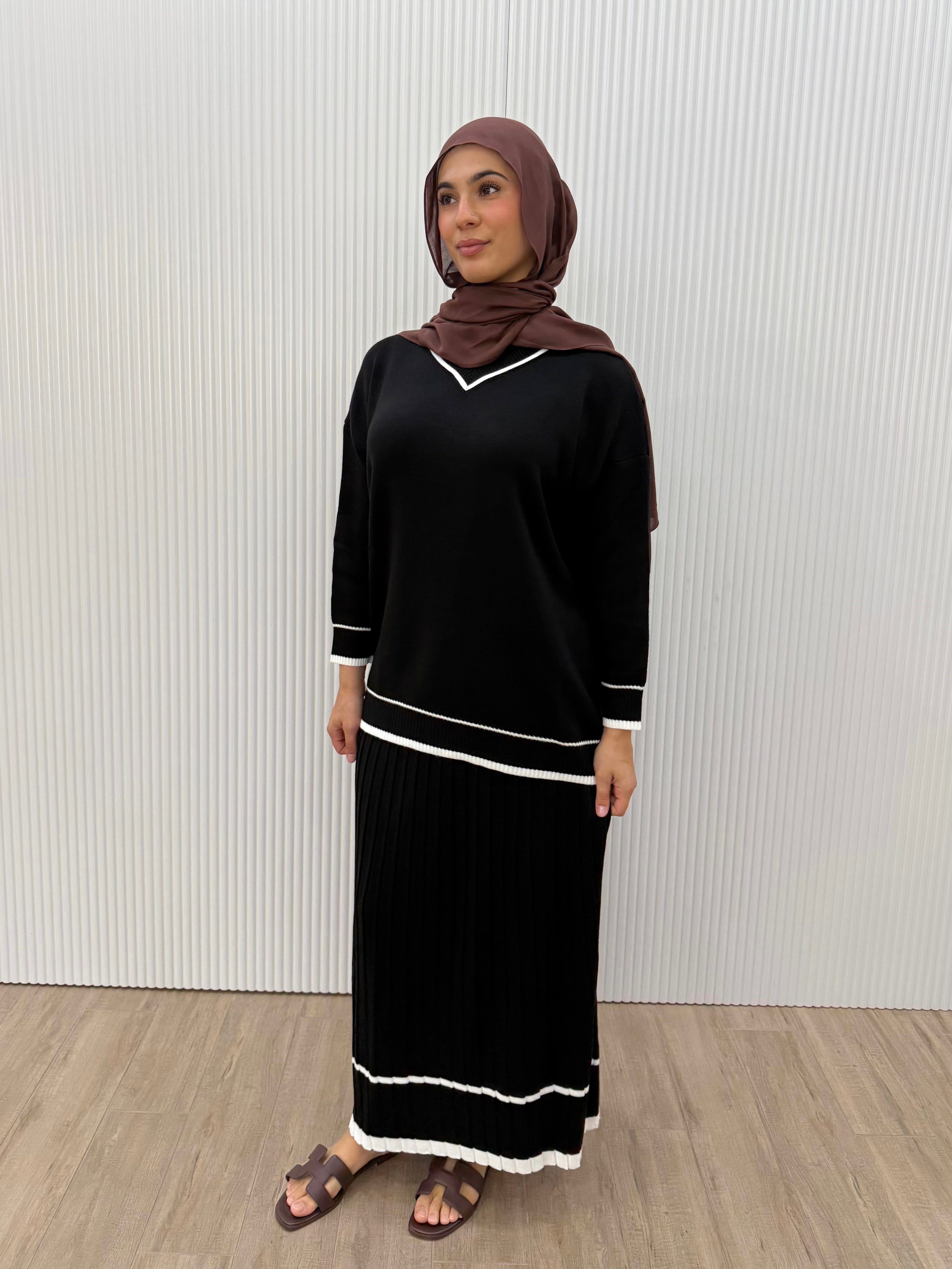 KNIT PLEATED SKIRT & TOP