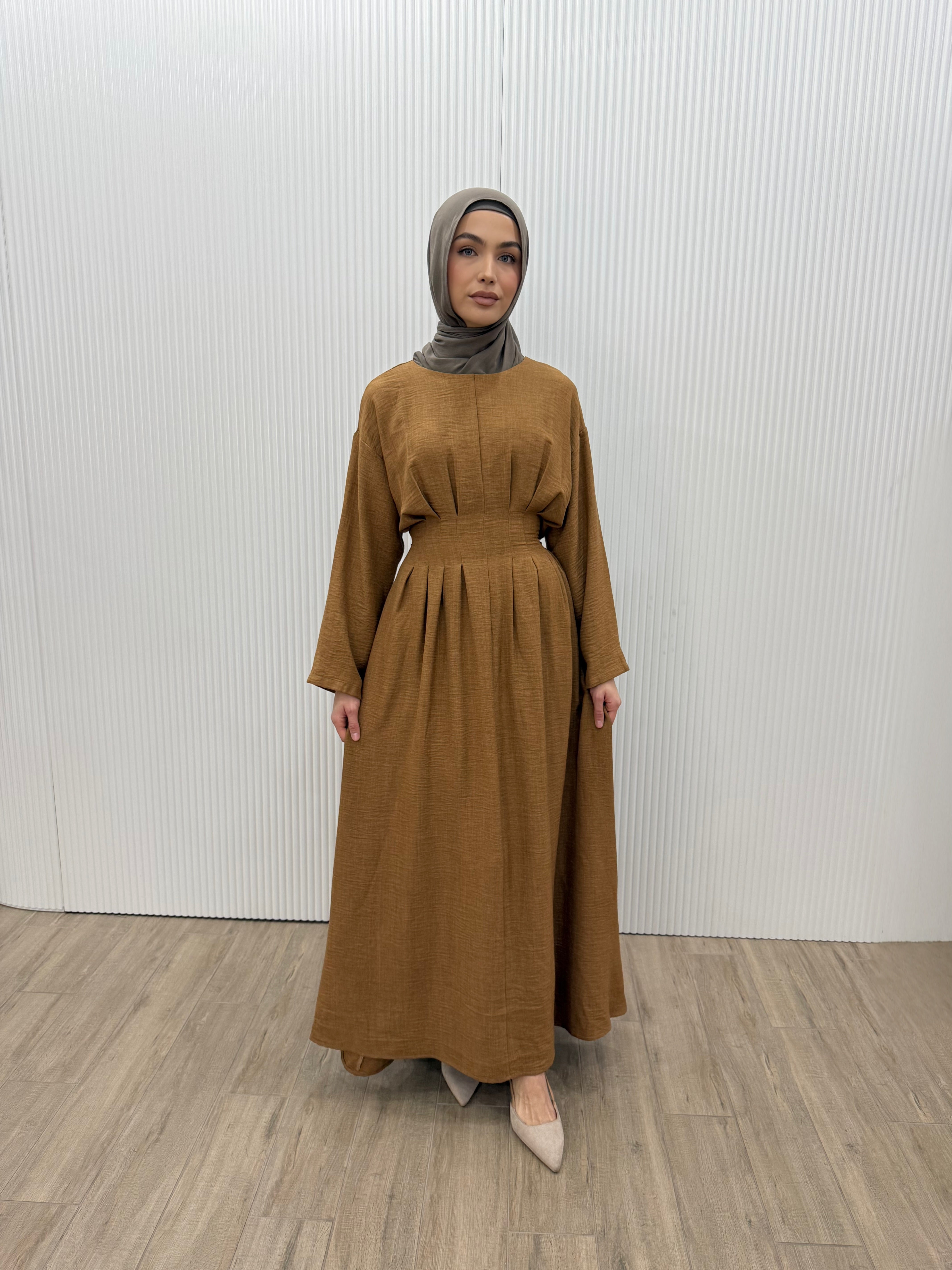 SAFA PLEATED DRESS -BRICK