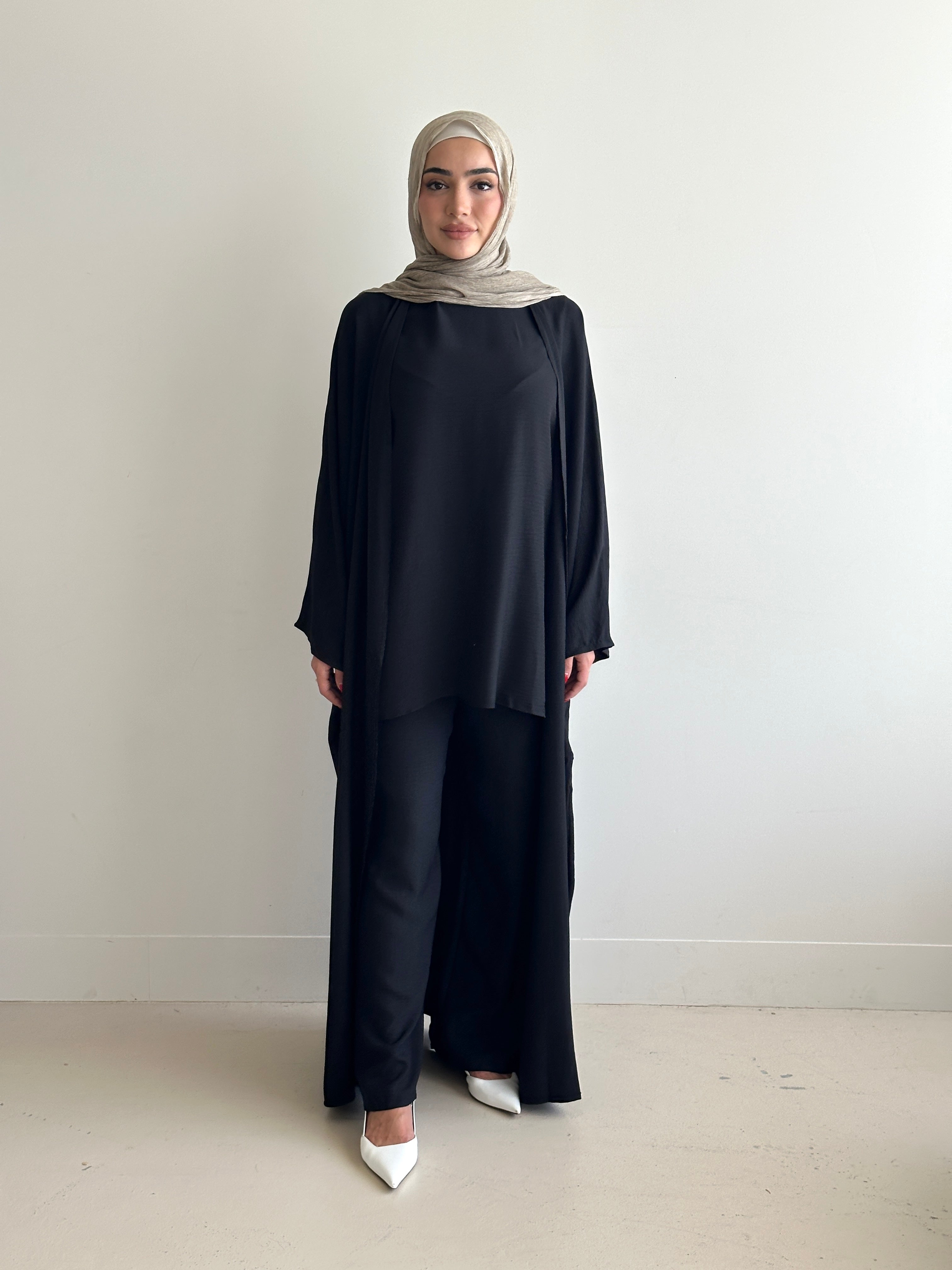 women's 3 piece set. includes loose pant with sleeveless top and full length kimono. available in 4 colours. set is lightweight, loose, comfortable, versatile, modest with full coverage and is for hijabi muslim women. Beautiful to wear dressed down or up- brunch, picnic, gatherings, dinners, engagement, day/night event and graduations. 