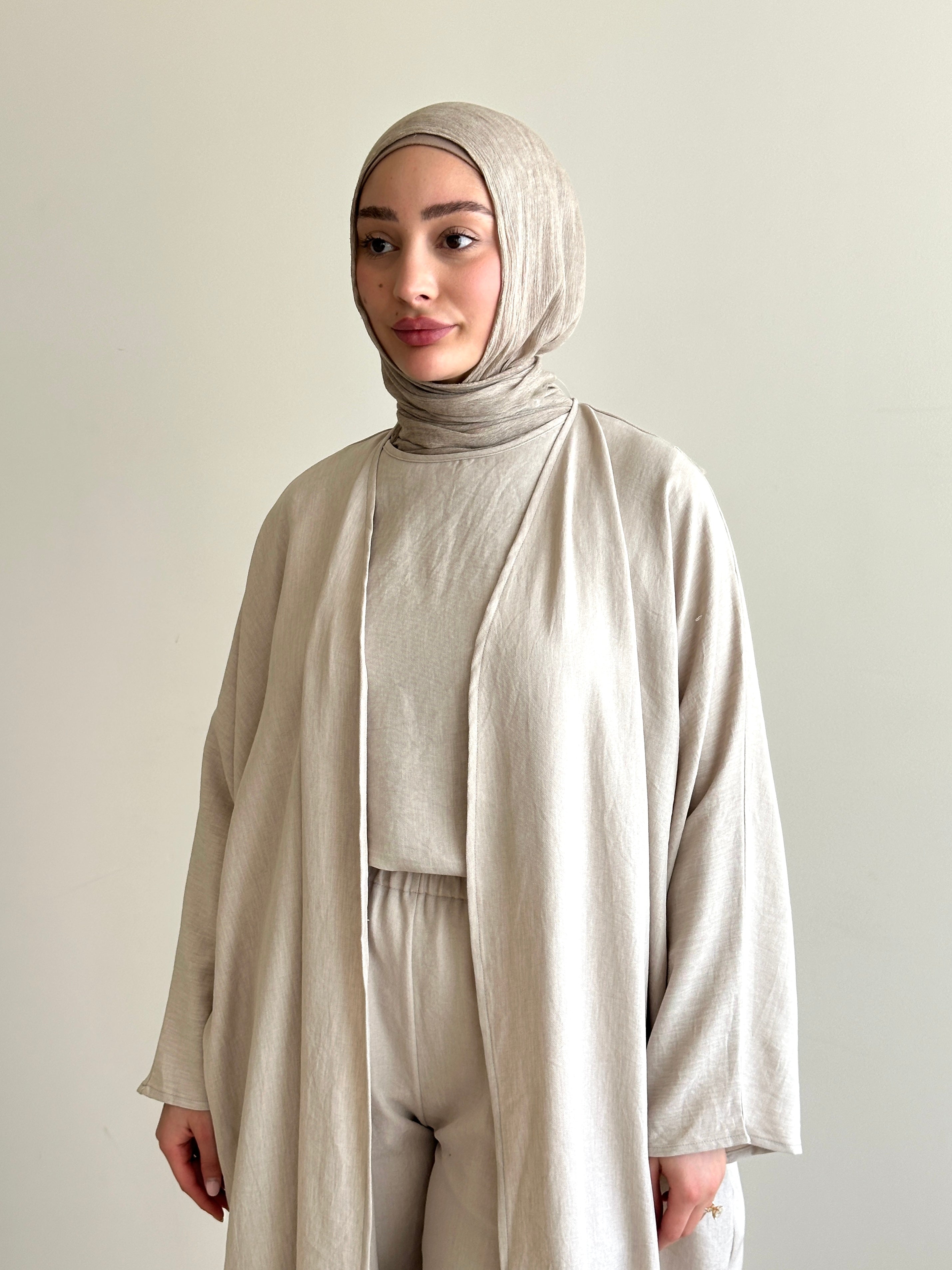 women's 3 piece set. includes loose pant with sleeveless top and full length kimono. available in 4 colours. set is lightweight, loose, comfortable, versatile, modest with full coverage and is for hijabi muslim women. Beautiful to wear dressed down or up- brunch, picnic, gatherings, dinners, engagement, day/night event and graduations. 