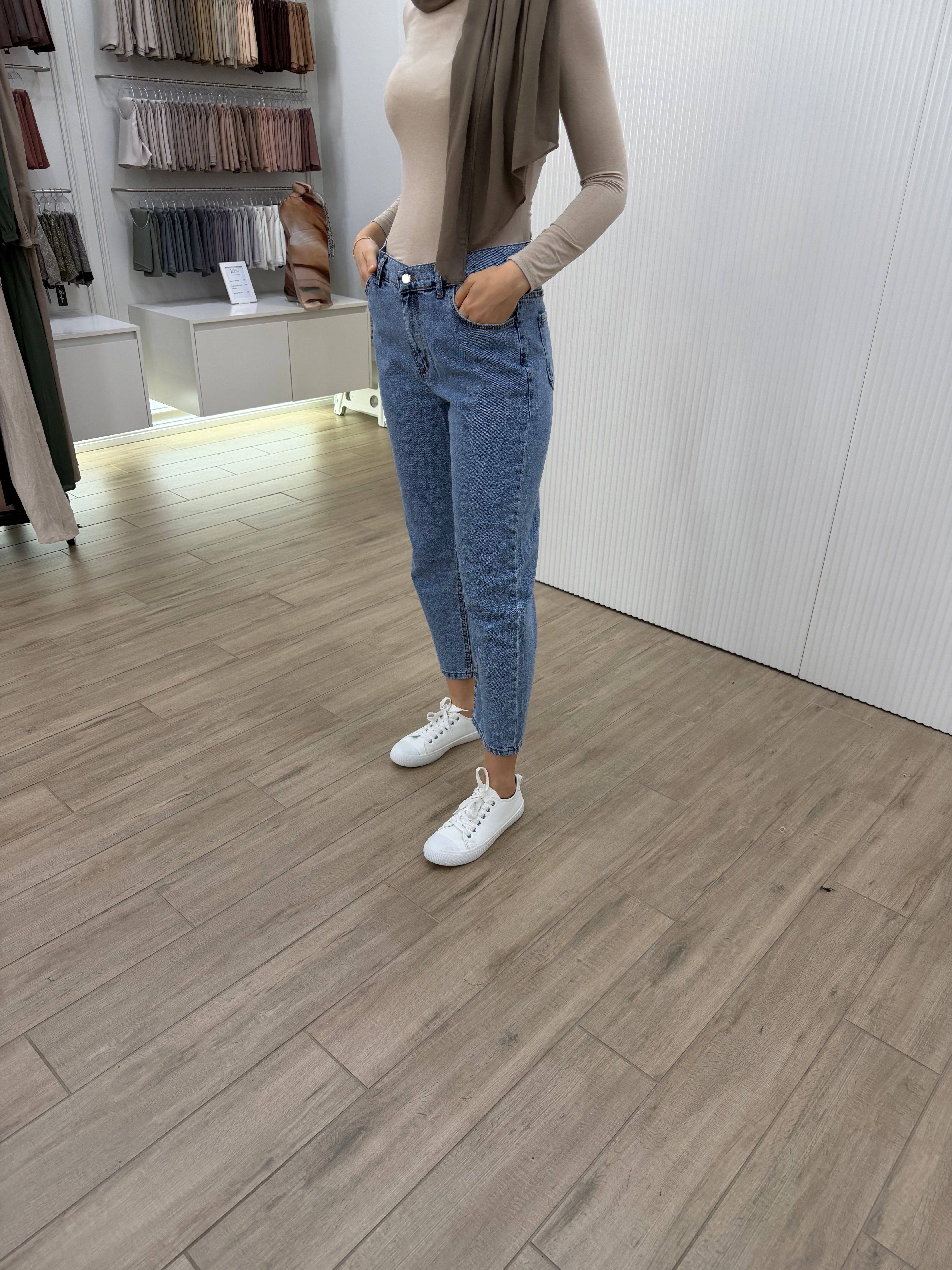 BASIC  JEANS