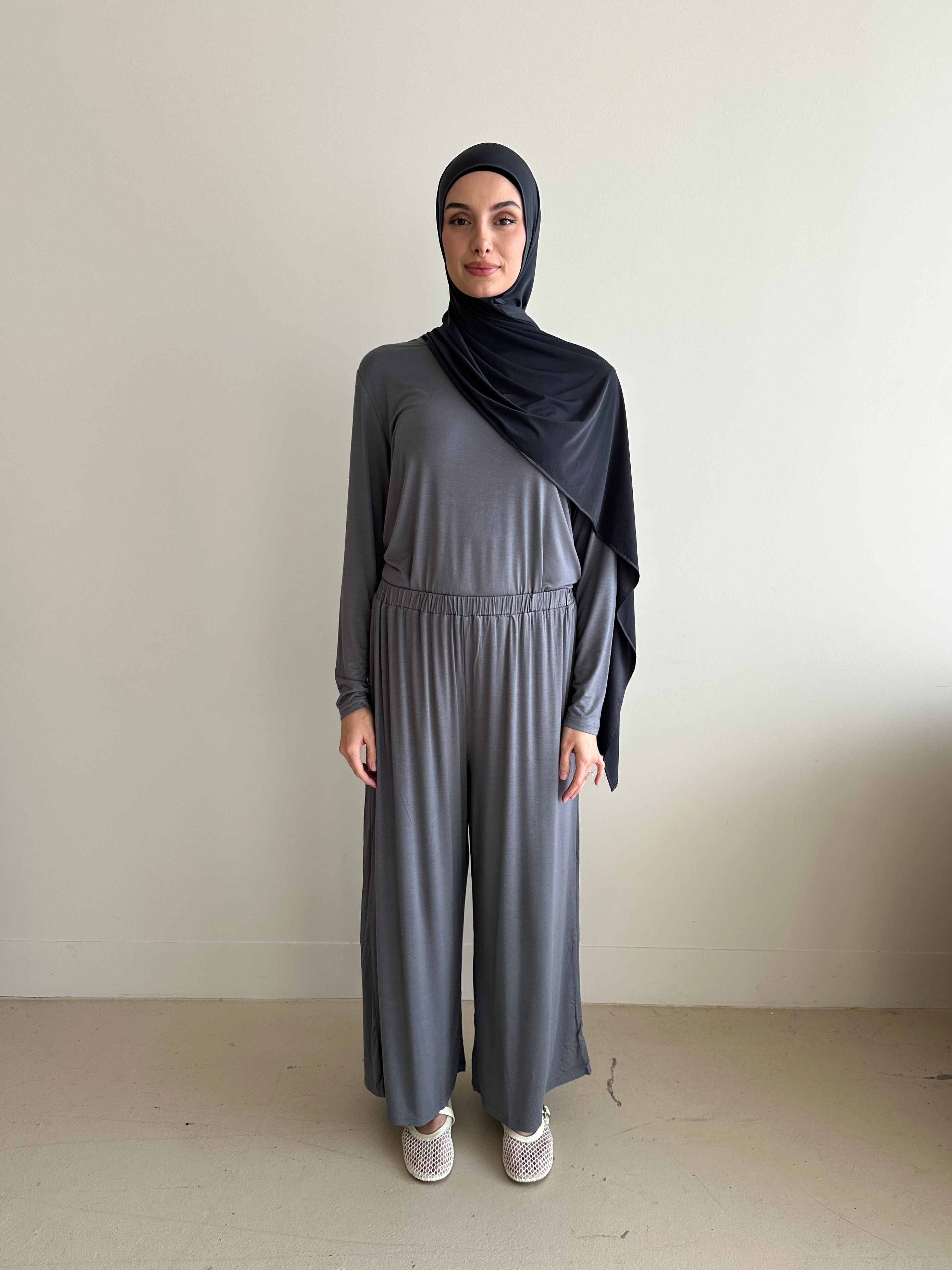 ESSENTIAL WIDE-LEG PANT