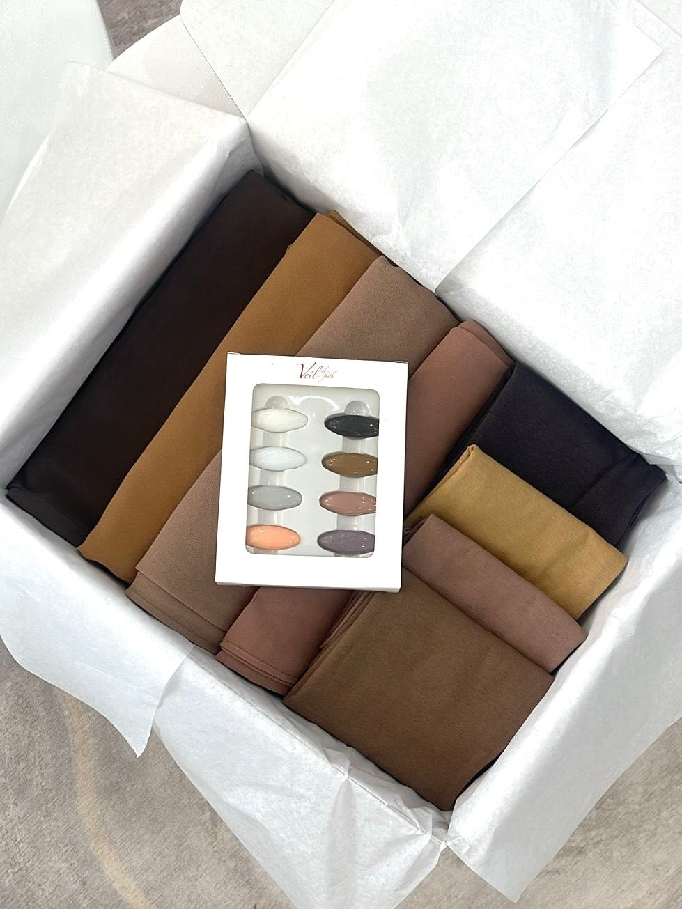 NEUTRAL HIJAB GIFT BOX with pin box