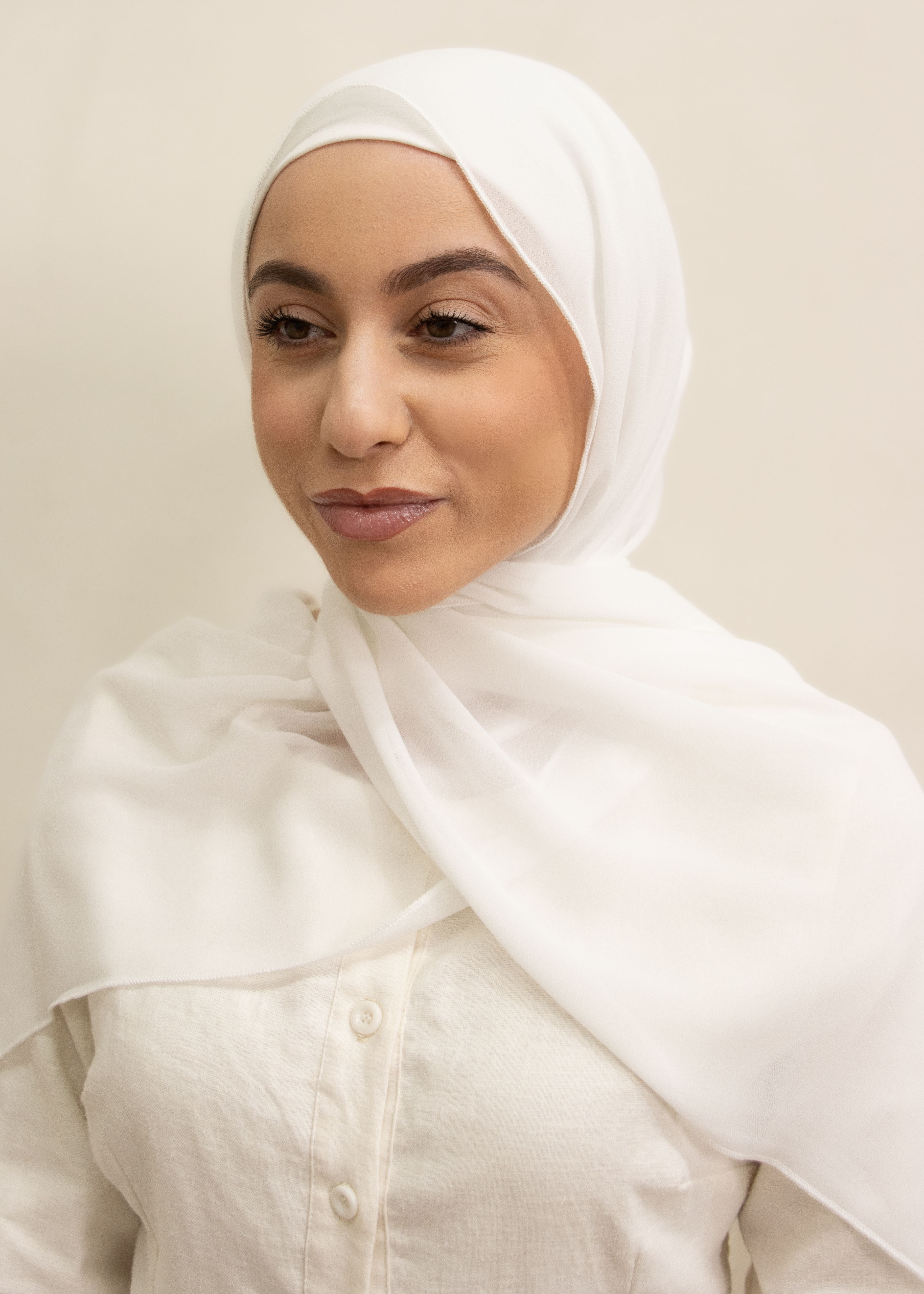 They offer the elegance of chiffon whilst being slightly opaquer, has a non-slip finish, still giving you that flowy look. Perfect or everyday wear or occasions, these hijabs drape beautifully and are comfortable. 