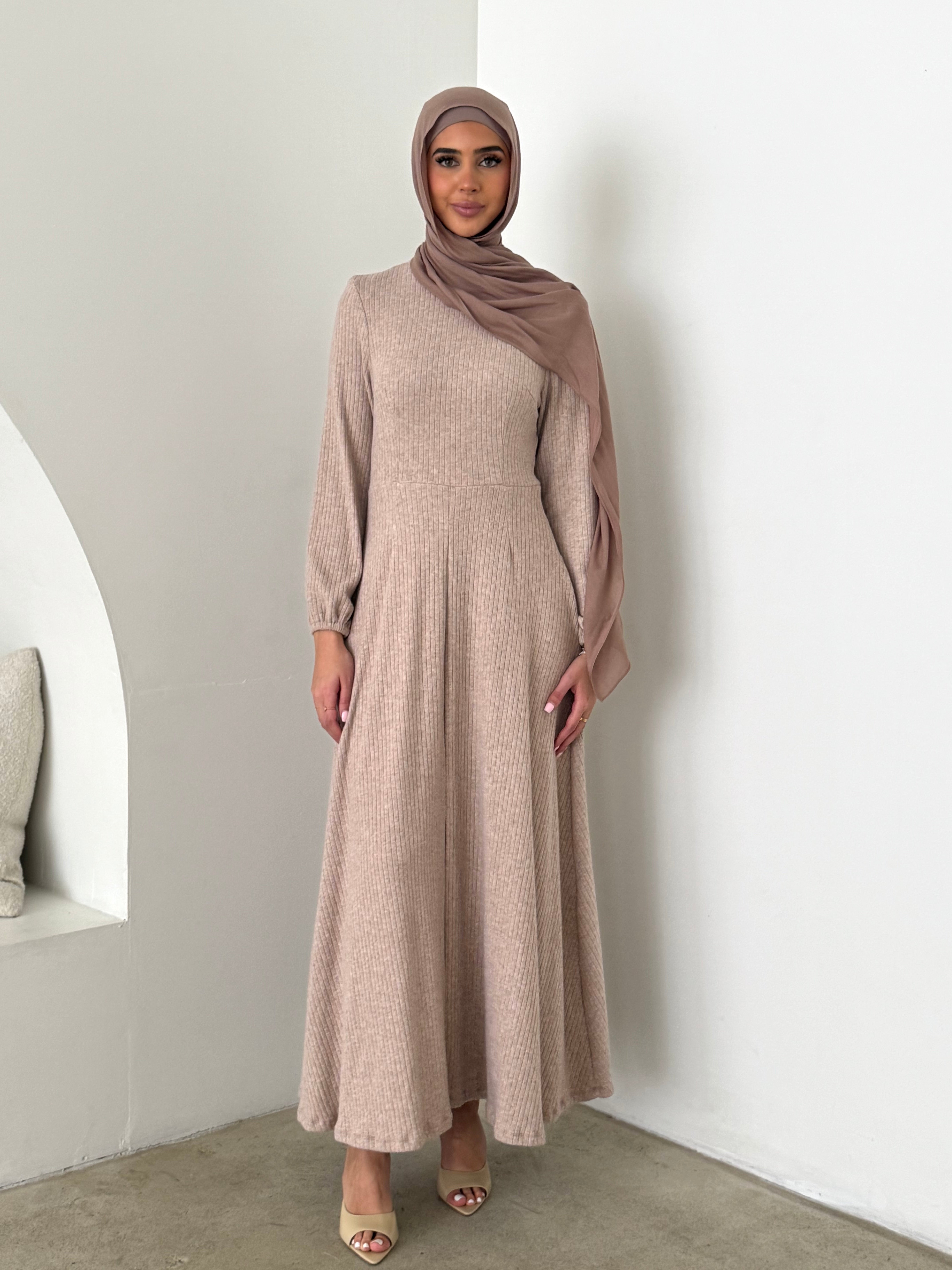 Day to Night A line maxi dress round neck long sleeves elastic cuffs rib knit