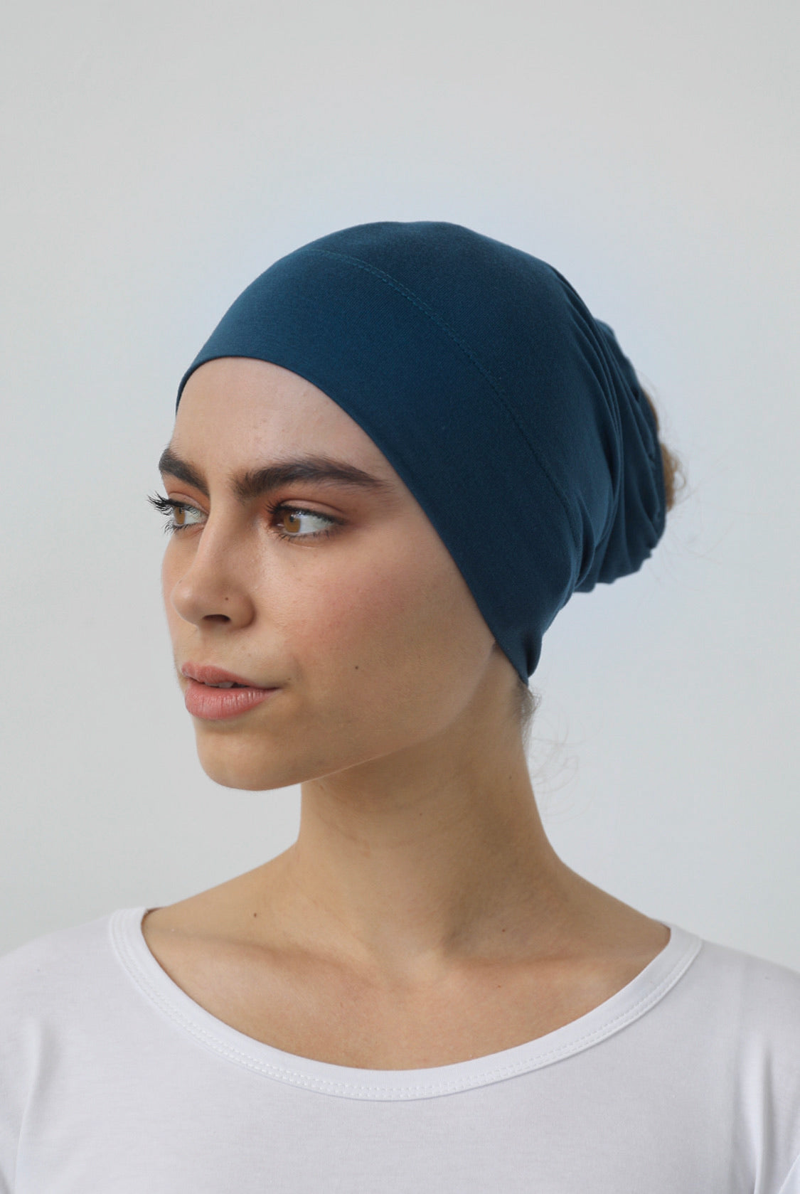 Made by natural bamboo fibres which gives a soft and comfortable feel and use.