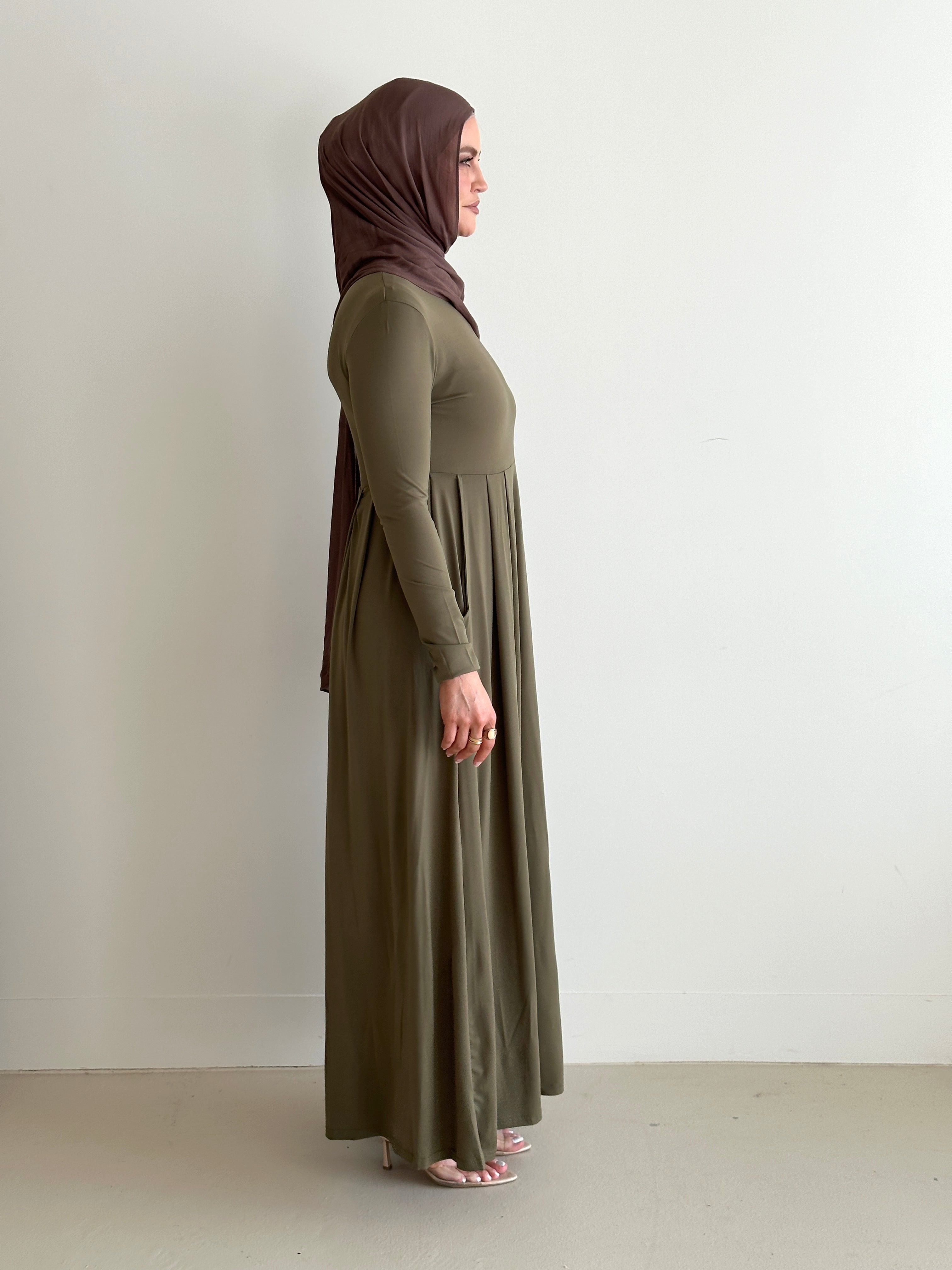 women's maxi jersey dress, versatile and lightweight for spring/summer with pockets, modest dress for hijabi