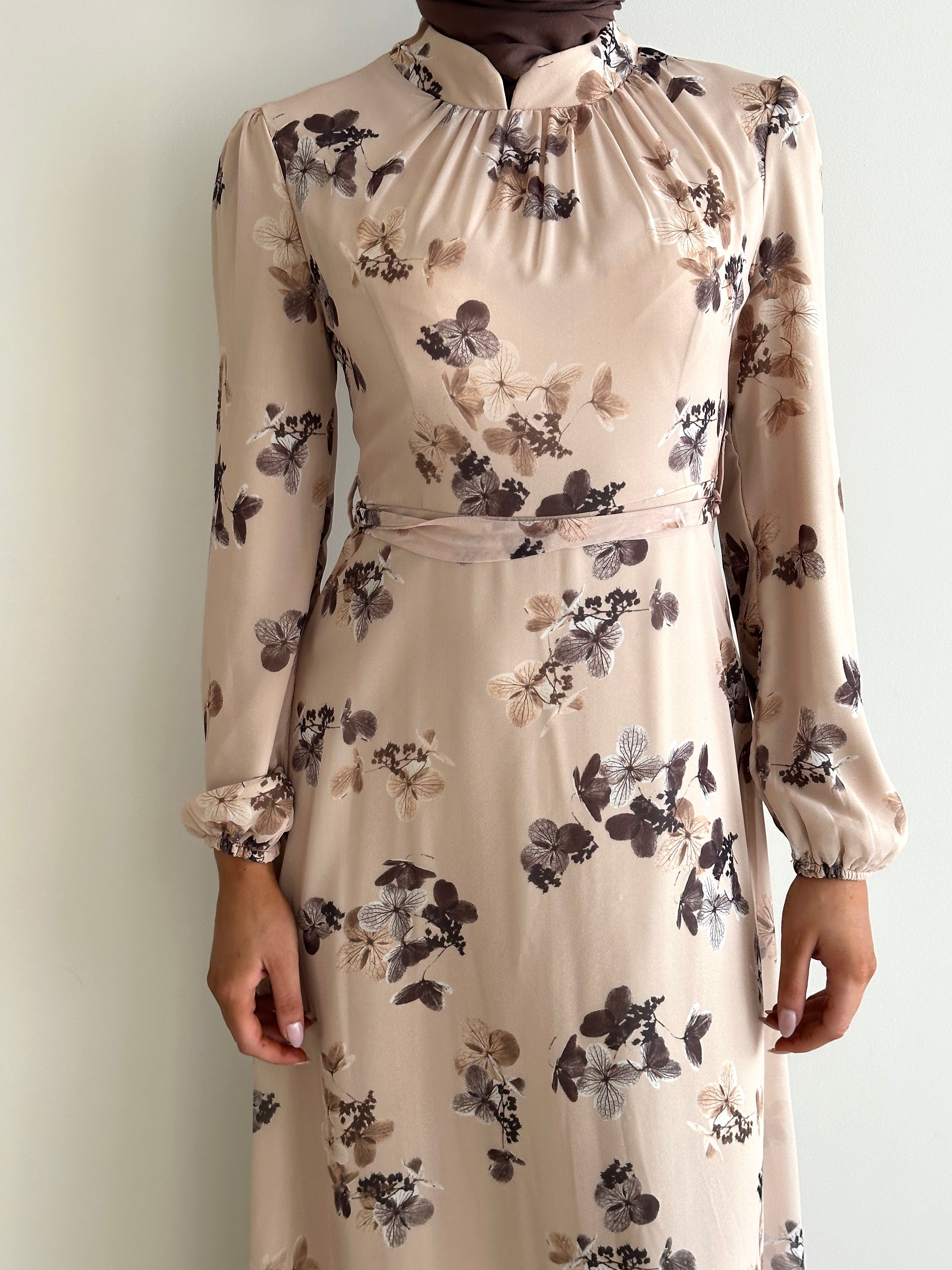 women's floral modest dress, maxi full length with long sleeves and floral chiffon print, lightweight for spring/summer