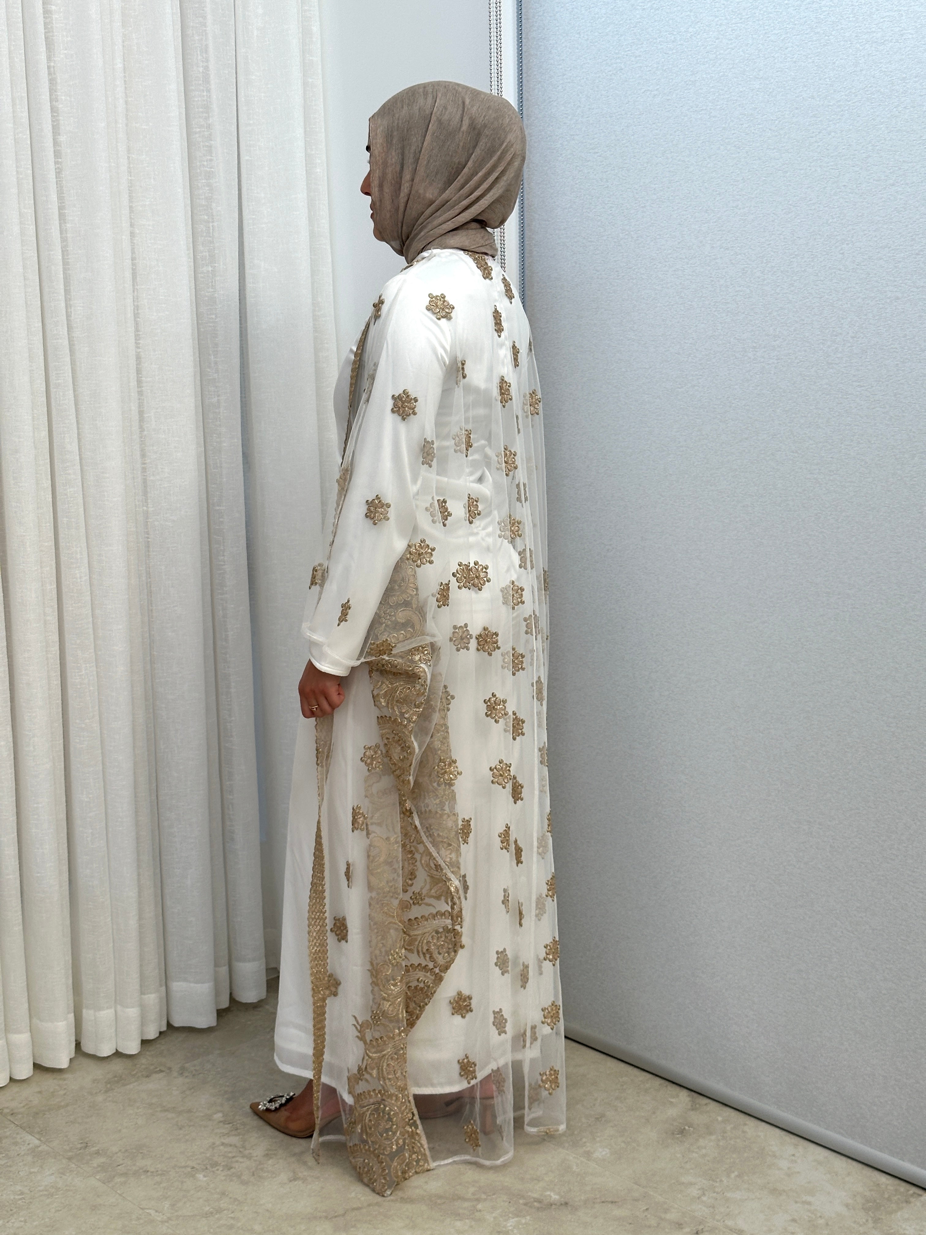women's 2 piece abaya set in white. includes white maxi body dress/ slip with gold embellished abaya for ramadan/ eid, event/ occasion wear. suitable for modest fashion girls, hijabis. 