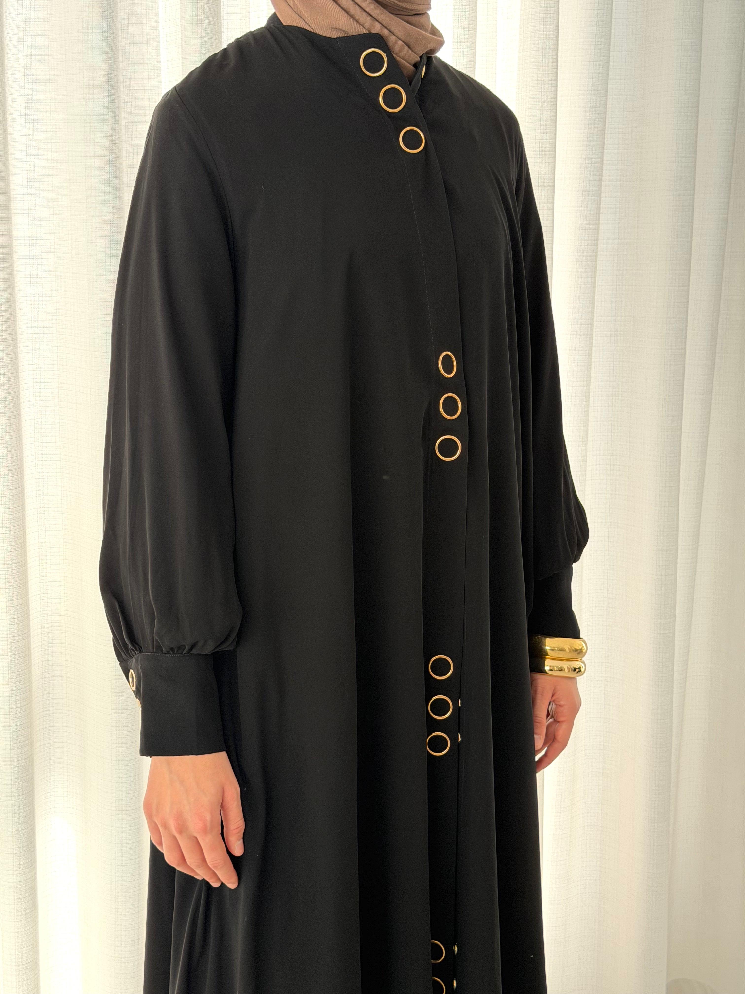 qamar abaya in black- detail and flowy silhouette- close view