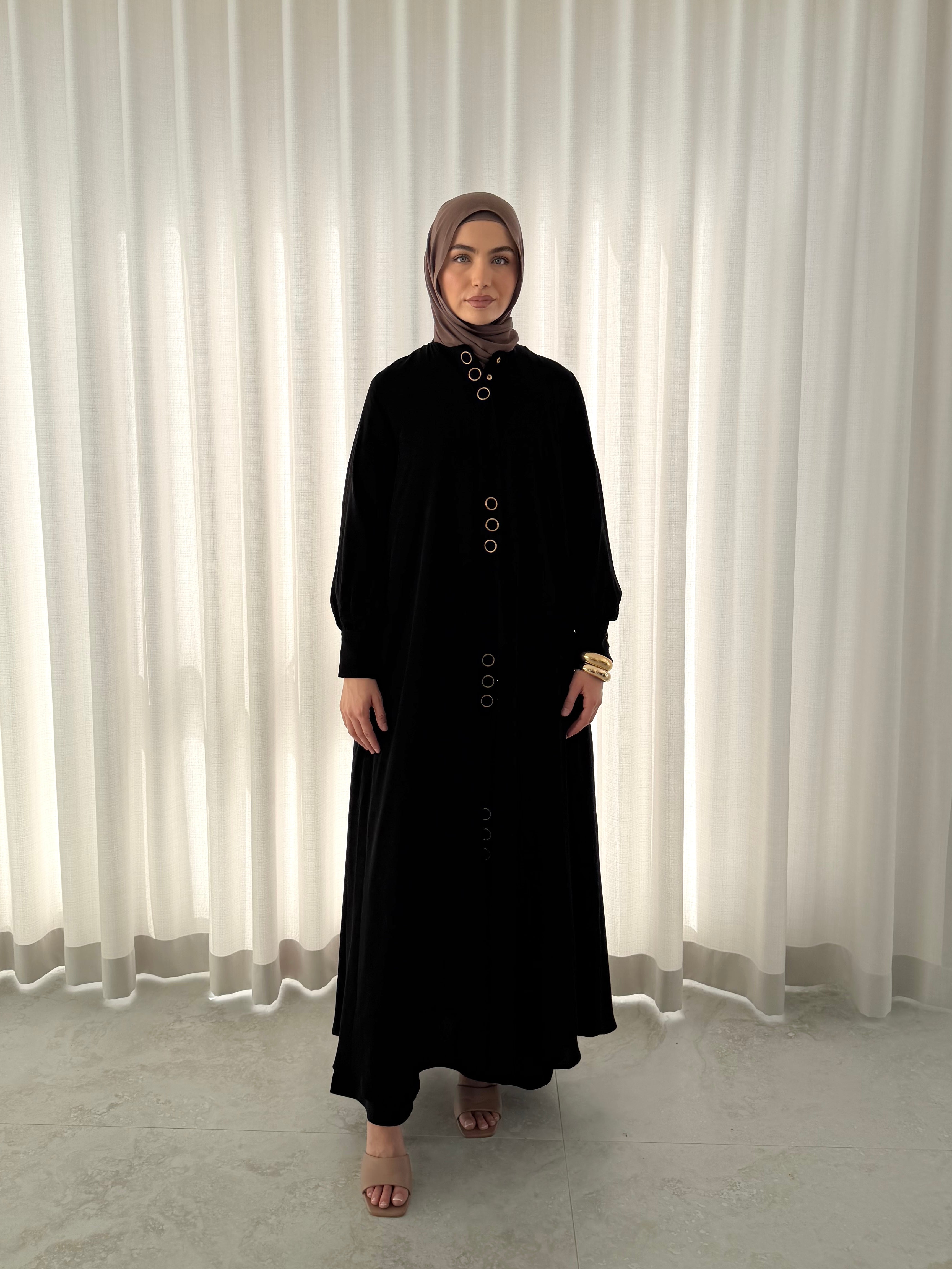 Qamar Abaya in black – long modest abaya with flowing silhouette and elegant drape