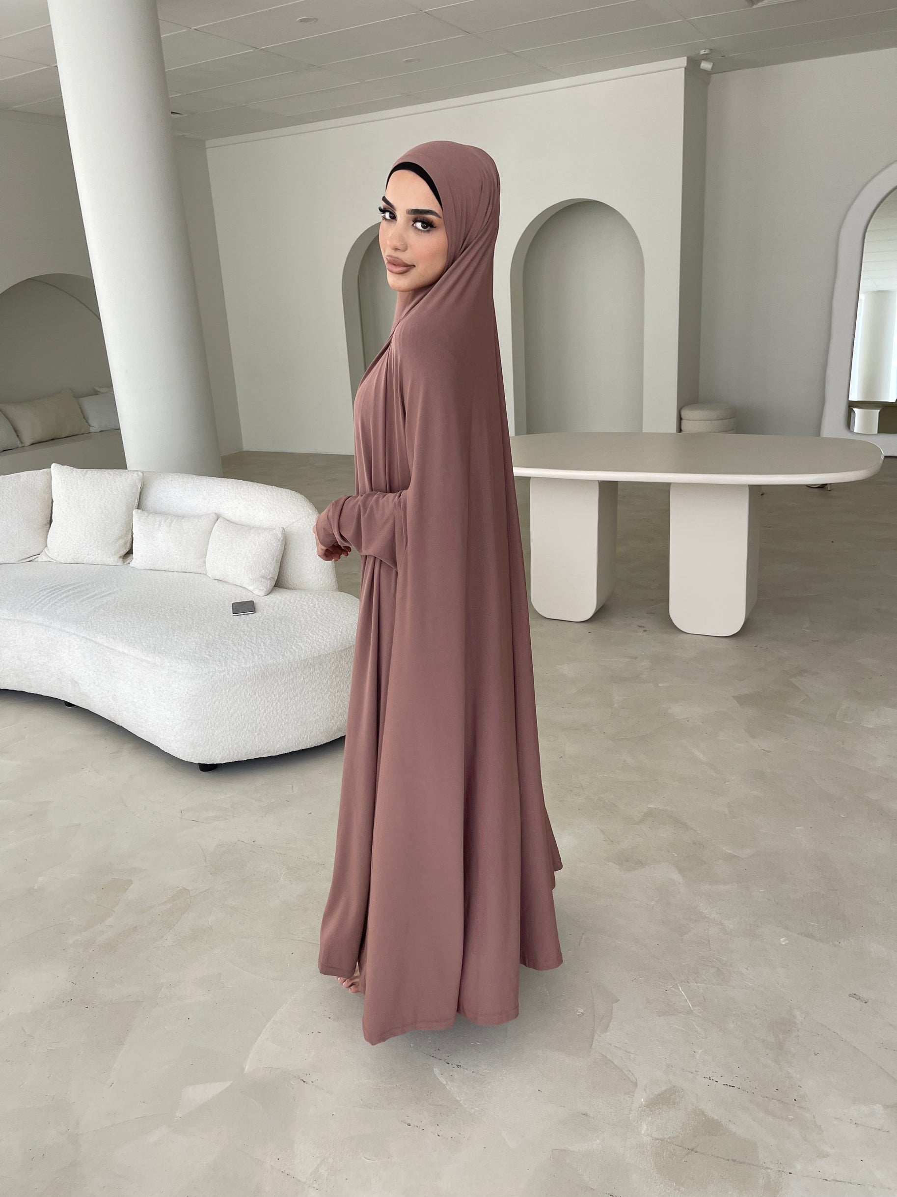 Women’s floor-length jilbab designed for modest ladies to wear everyday and as prayer wear for hijabis and muslims.