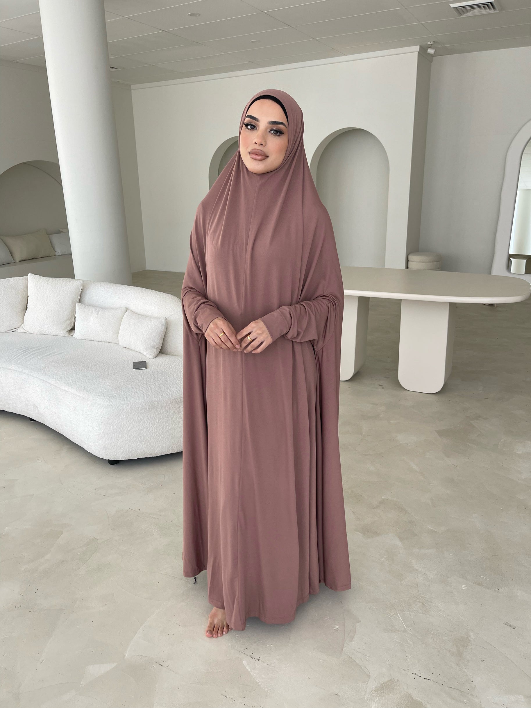 Women’s floor-length jilbab designed for modest ladies to wear everyday and as prayer wear for hijabis and muslims.