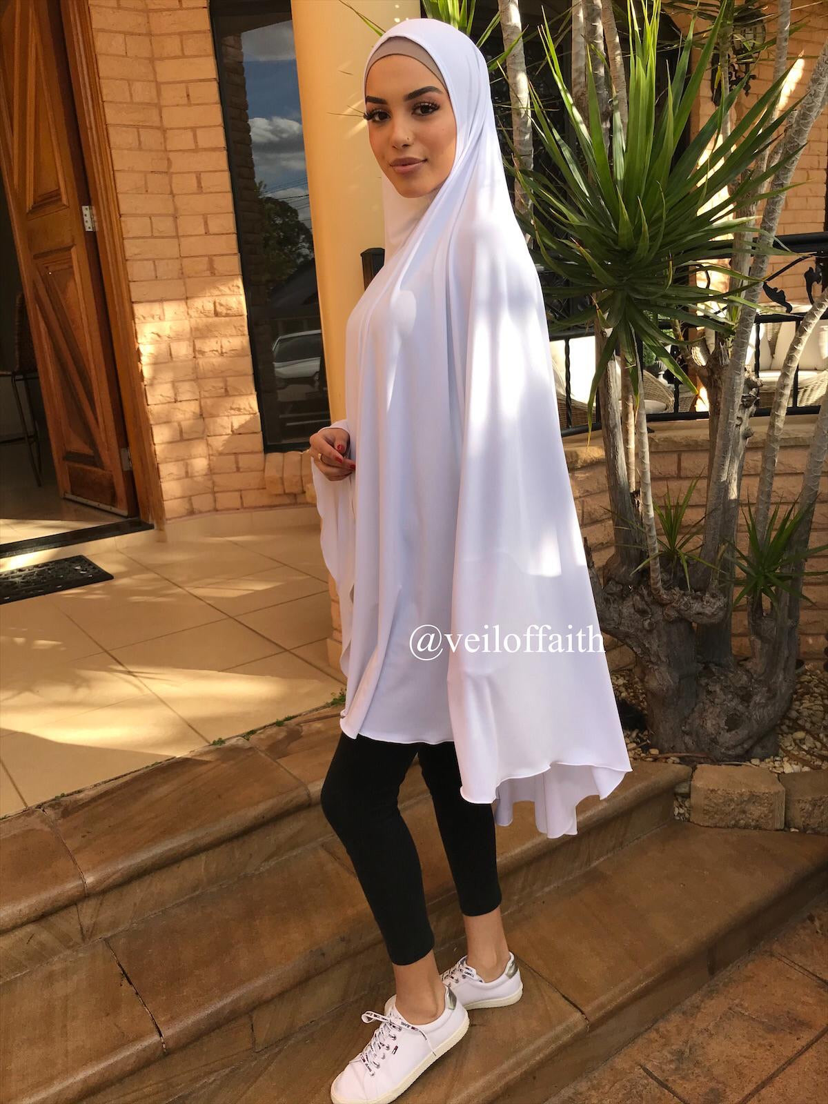 VOF WHITE SIGNATURE JALBAB