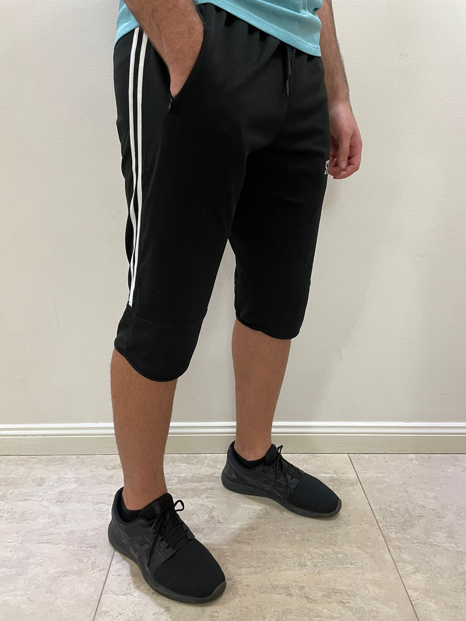 STALLION THREE QUARTER SHORTS