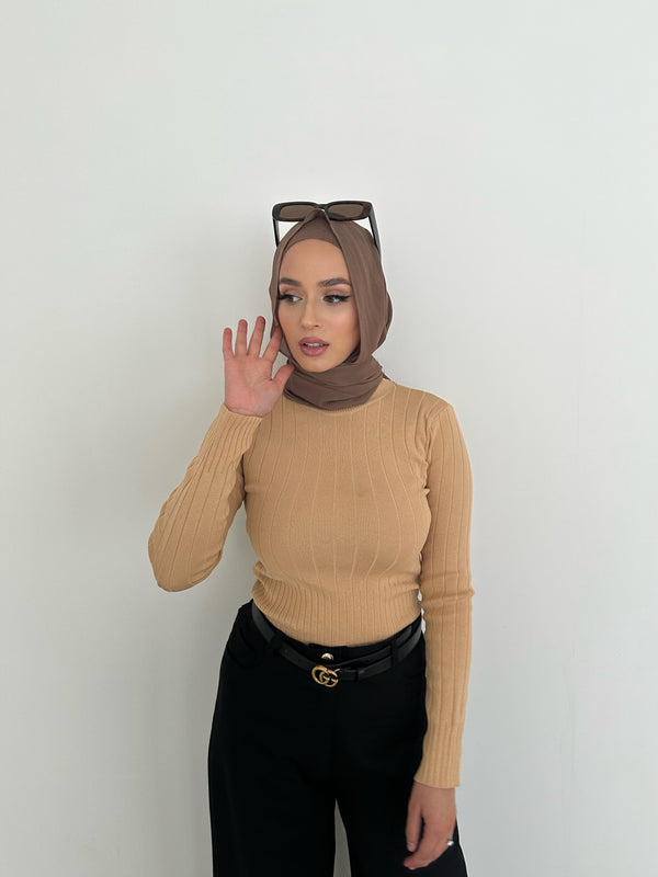 FITTED KNIT BODY TOP